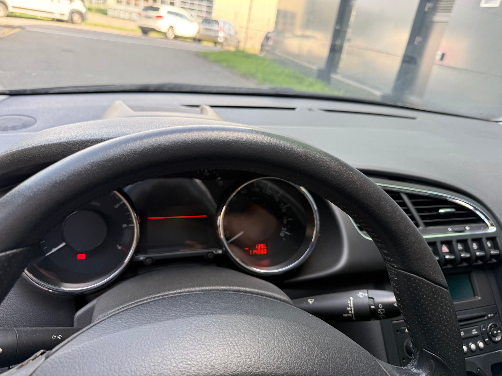 PEUGEOT 3008 1.6 16V T Platinum-image-4