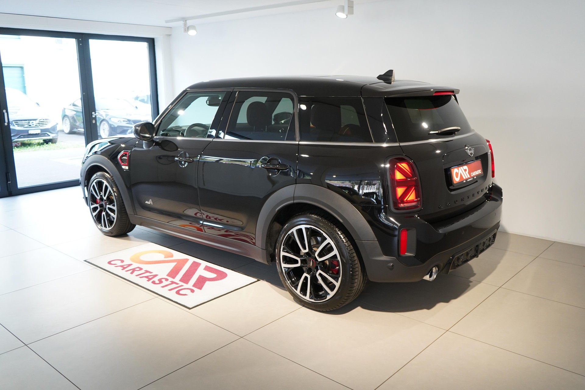 MINI Countryman F60 2.0i John Cooper Works ALL4-image-2