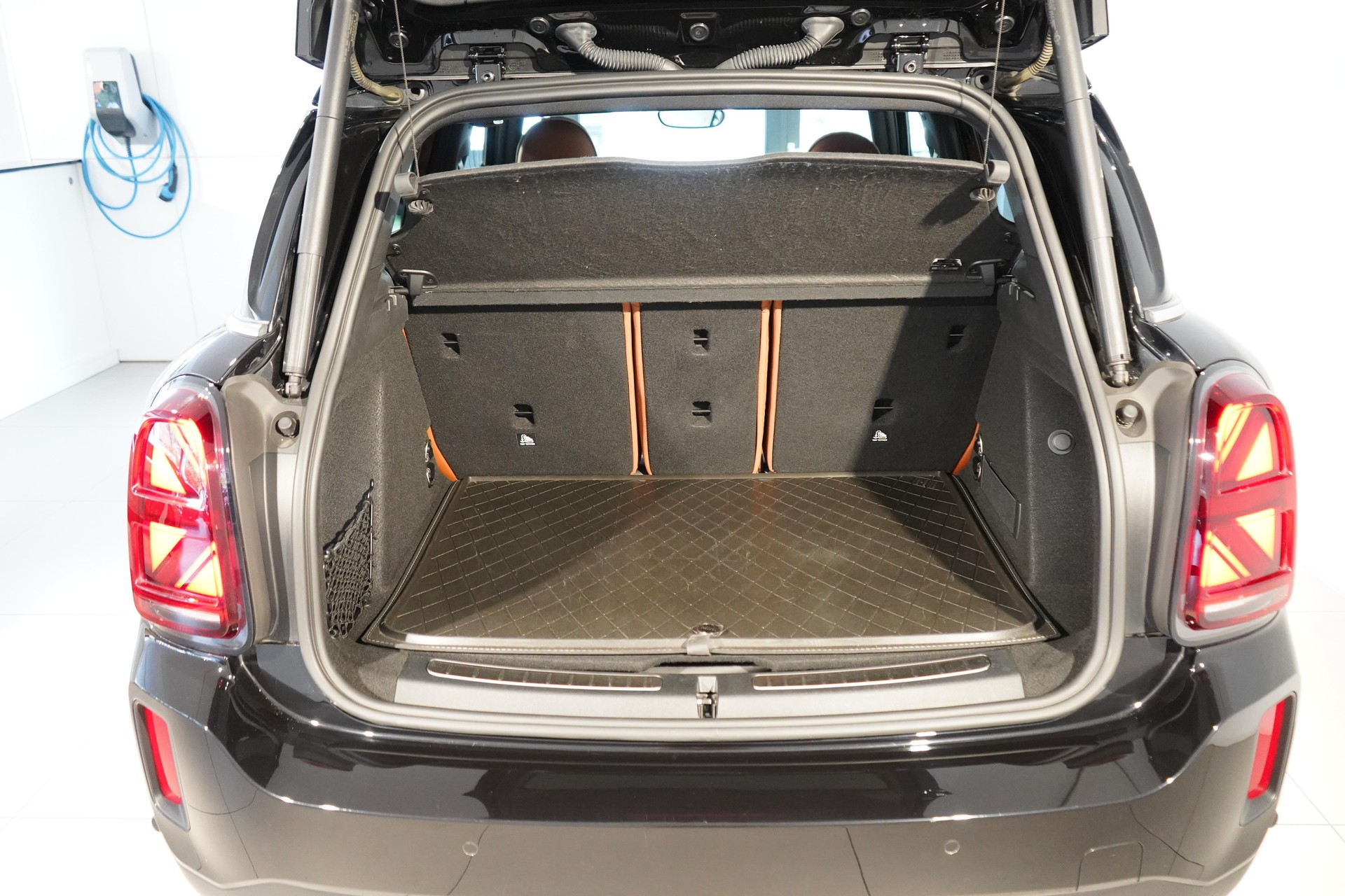 MINI Countryman F60 2.0i John Cooper Works ALL4-image-4