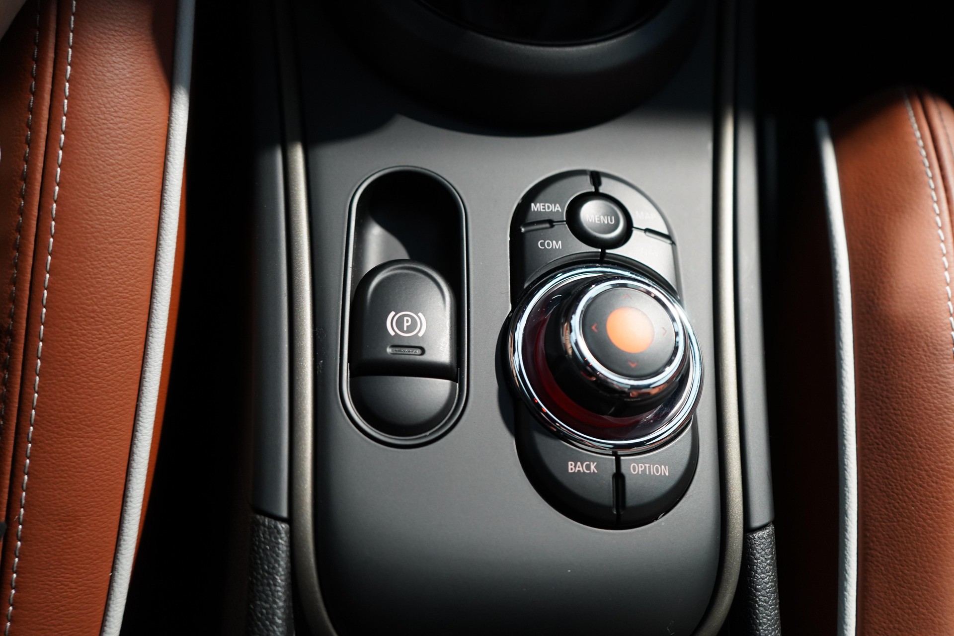 MINI Countryman F60 2.0i John Cooper Works ALL4-image-11