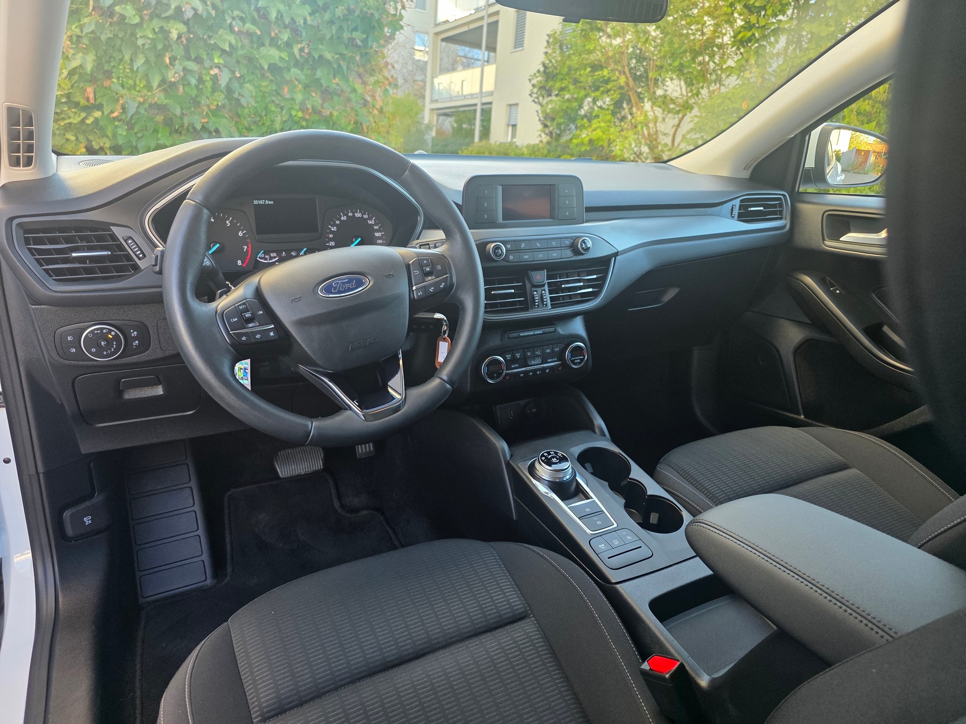 FORD Focus 1.0 SCTi Trend Automatic-image-9