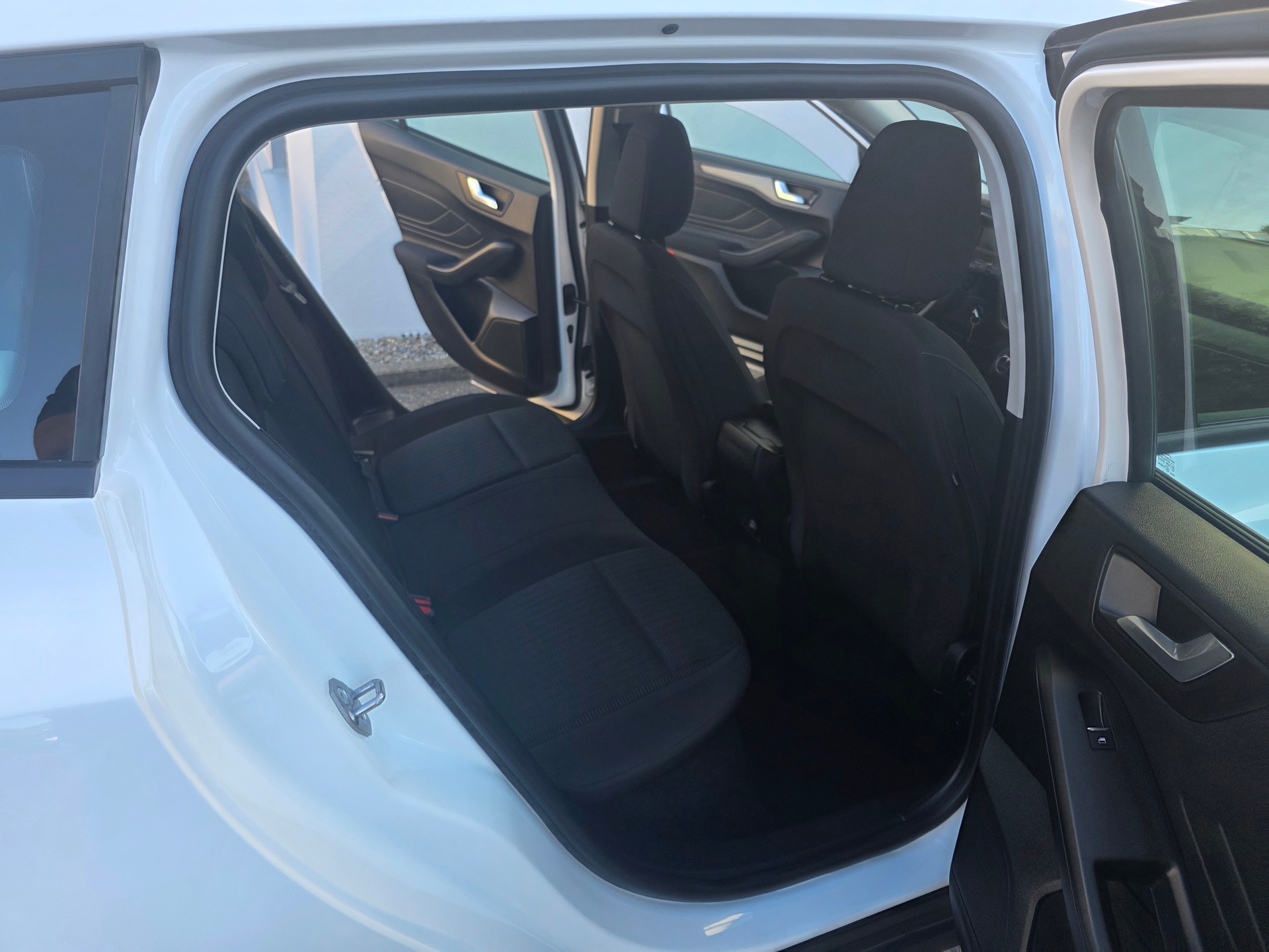 FORD Focus 1.0 SCTi Trend Automatic-image-11
