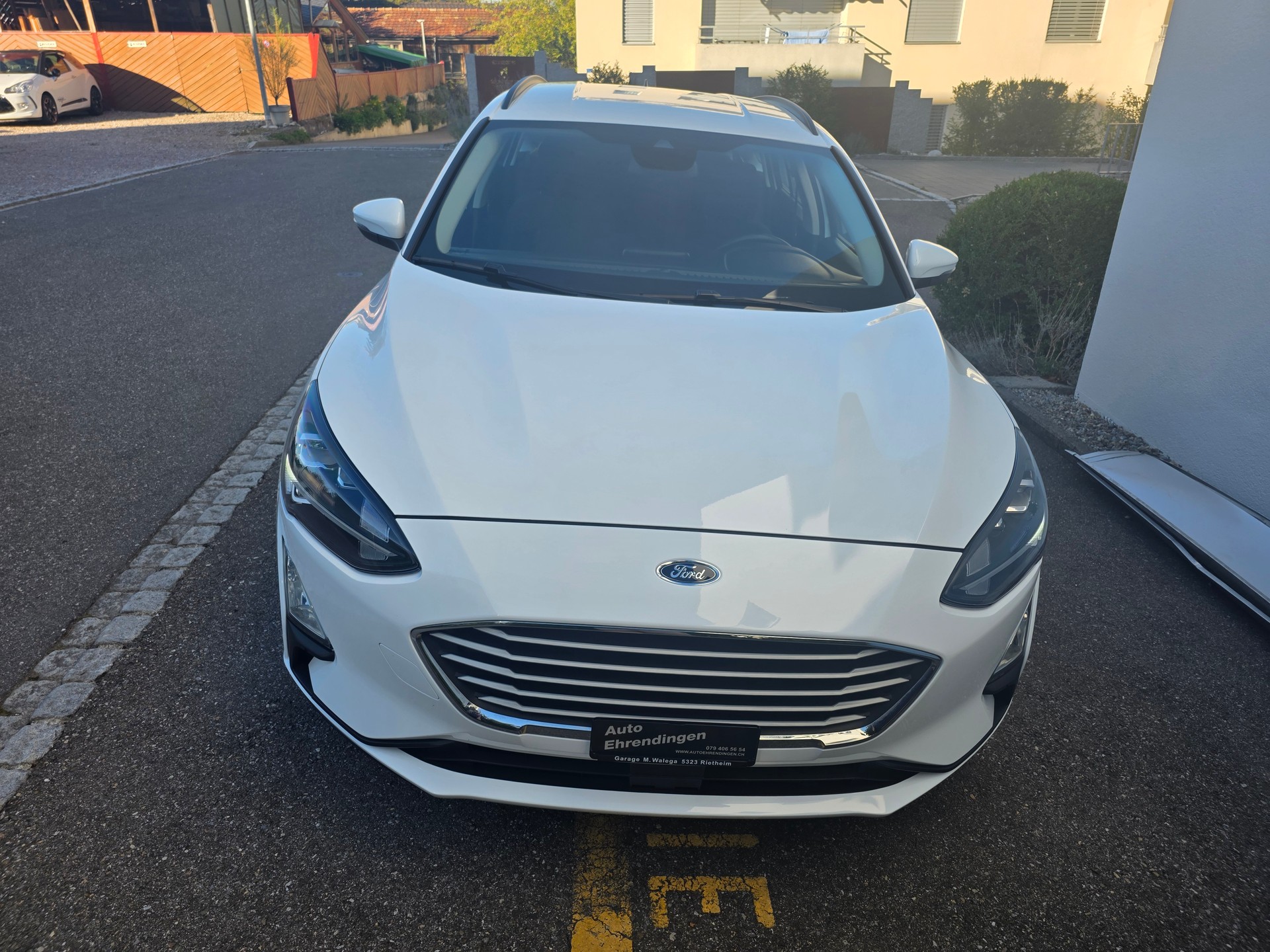 FORD Focus 1.0 SCTi Trend Automatic-image-1