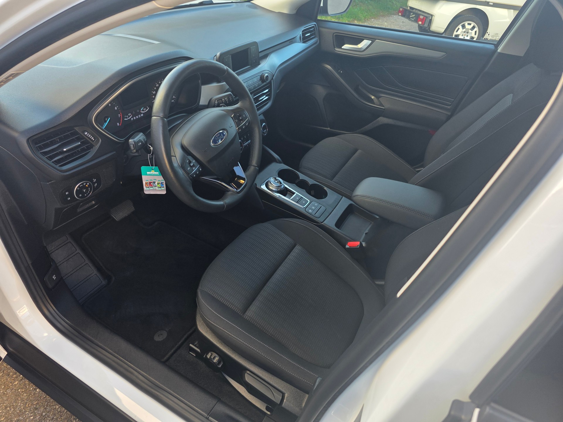 FORD Focus 1.0 SCTi Trend Automatic-image-7