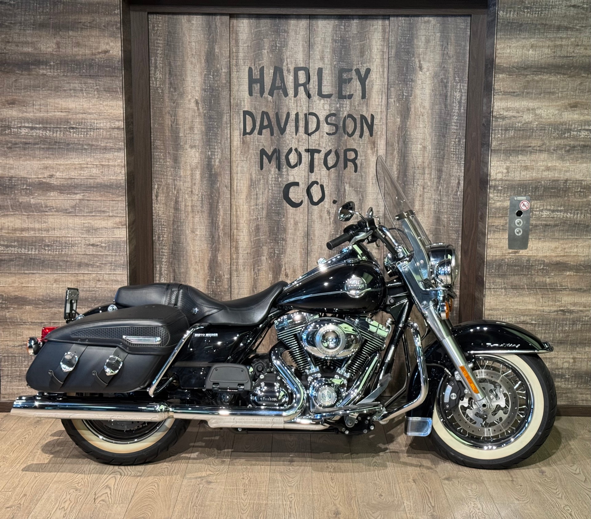 HARLEY-DAVIDSON FLHRC Road King Classic ABS
