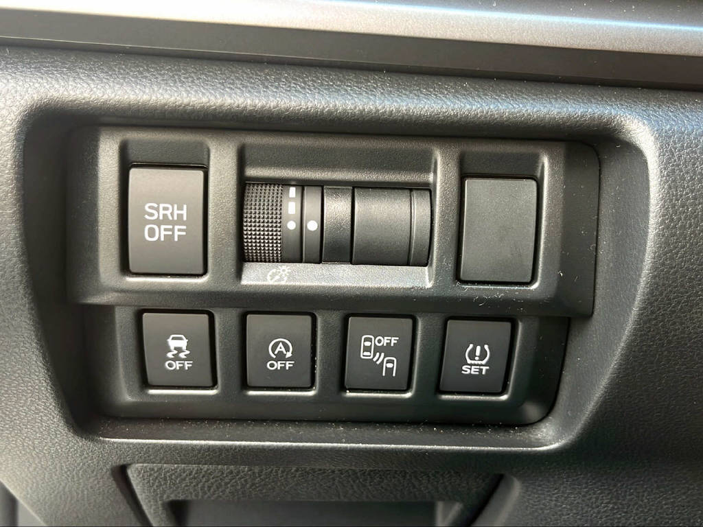 SUBARU XV 1.6i Luxury-image-21