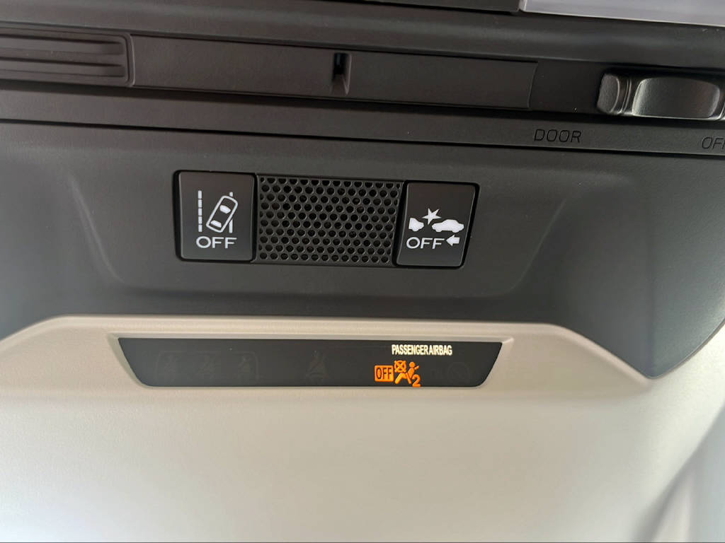 SUBARU XV 1.6i Luxury-image-15