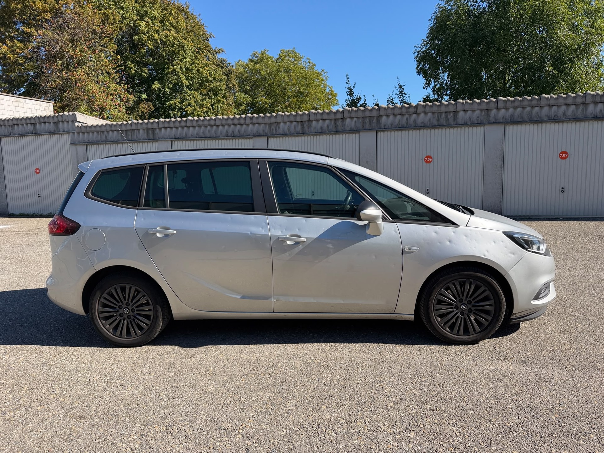 OPEL Zafira 1.6i Turbo 120 Years Automatic-image-6