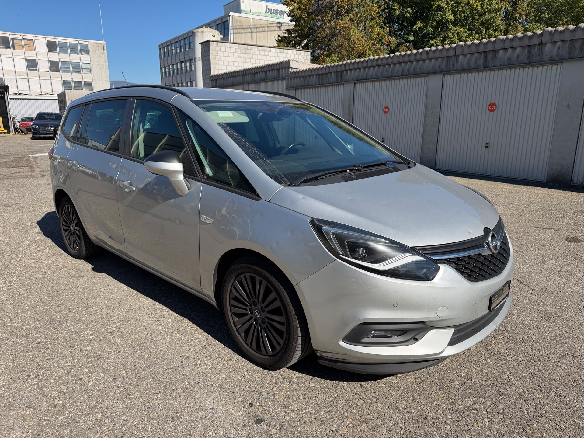 OPEL Zafira 1.6i Turbo 120 Years Automatic-image-1
