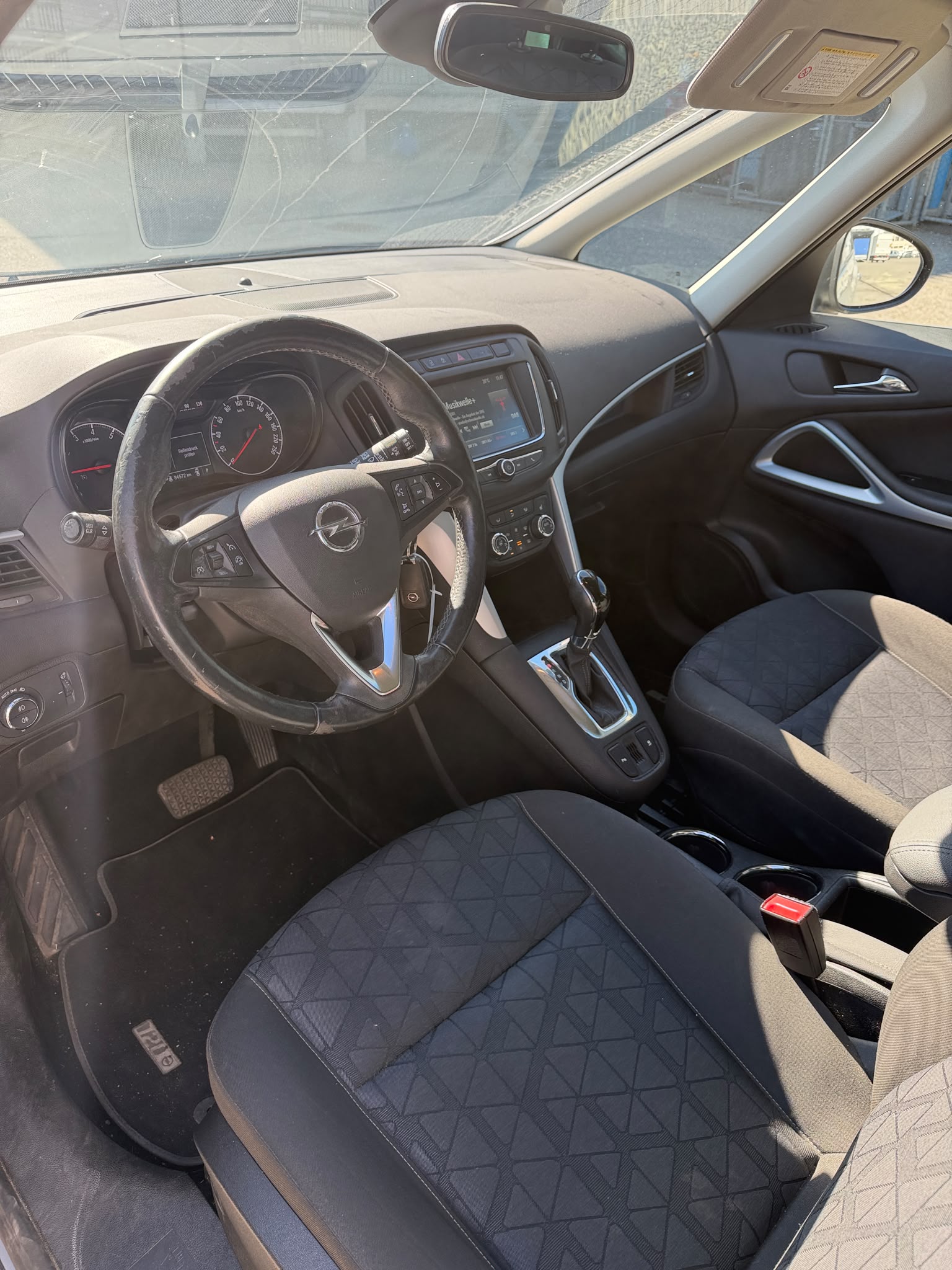 OPEL Zafira 1.6i Turbo 120 Years Automatic-image-8