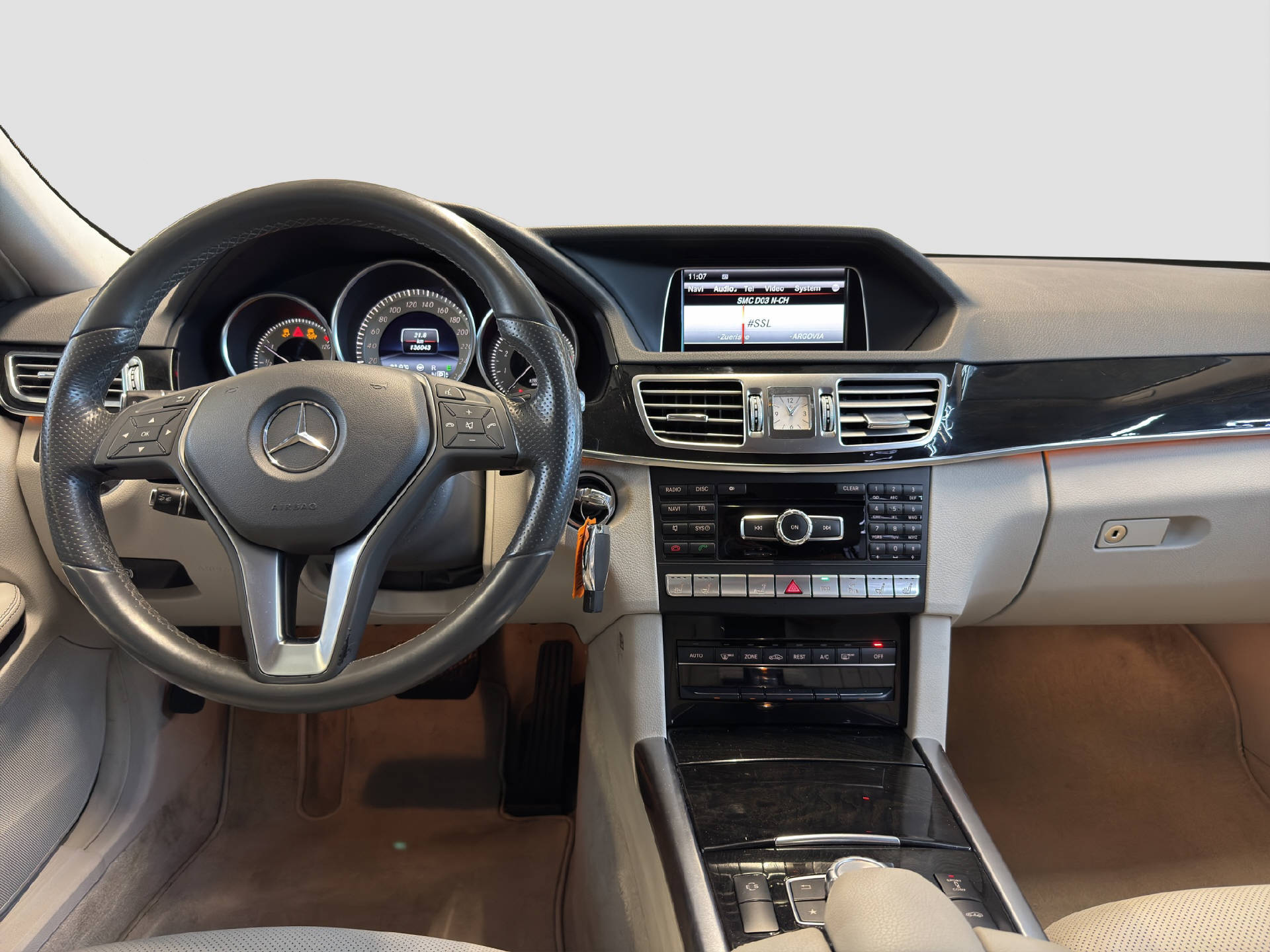 MERCEDES-BENZ E 400 V6 Avantgarde Kombi-image-7
