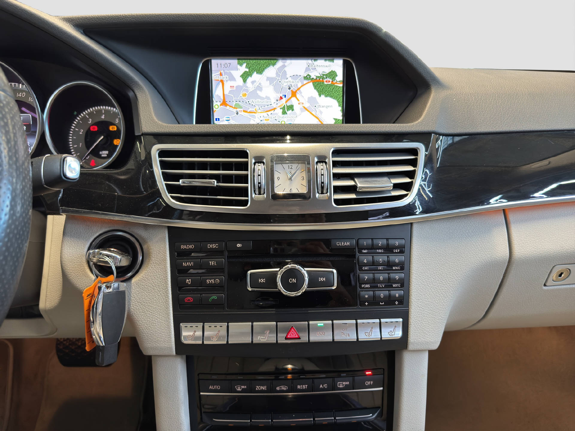 MERCEDES-BENZ E 400 V6 Avantgarde Kombi-image-10