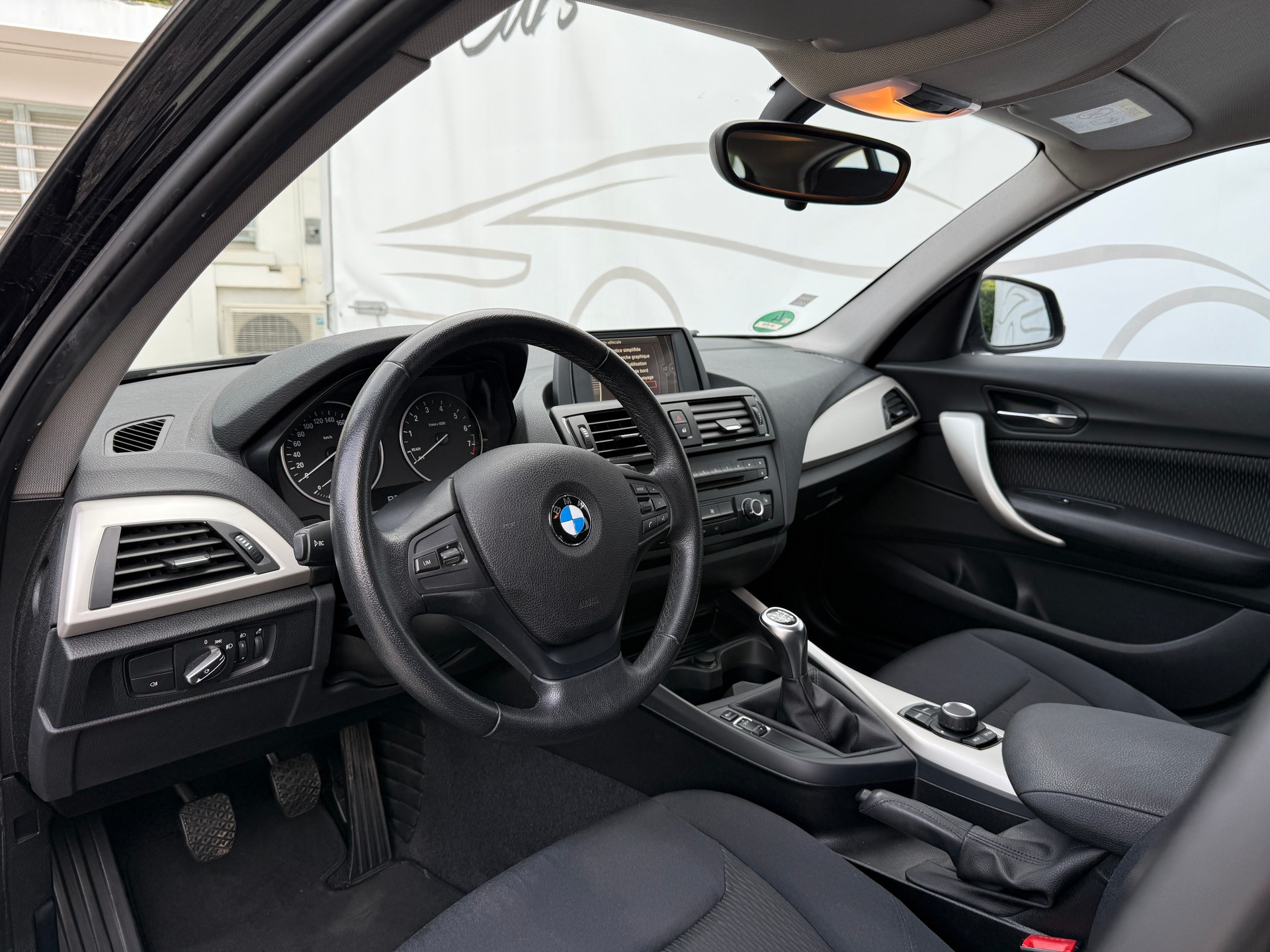 BMW 116i-image-12