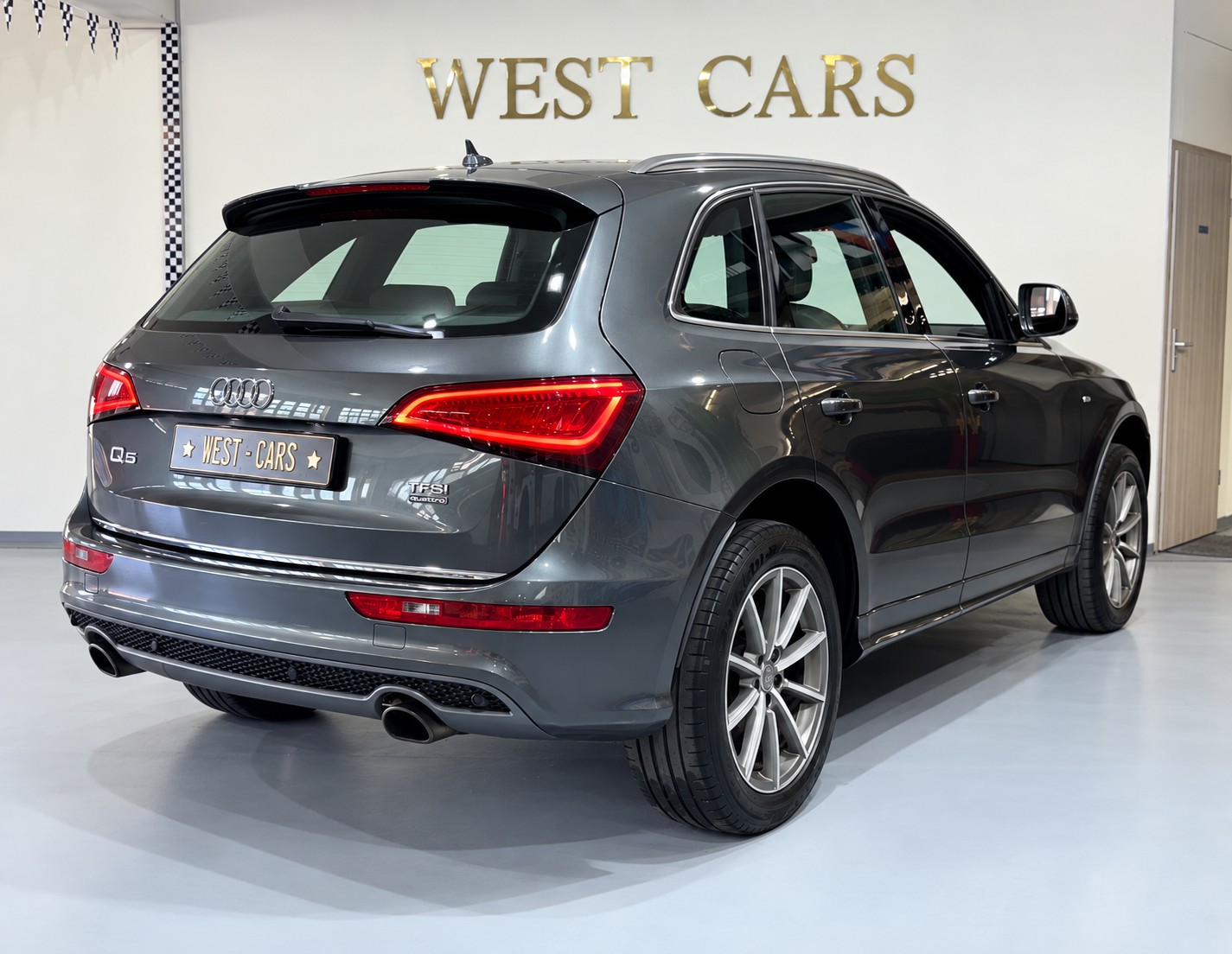 AUDI Q5 2.0 TFSI S-Line quattro-image-3