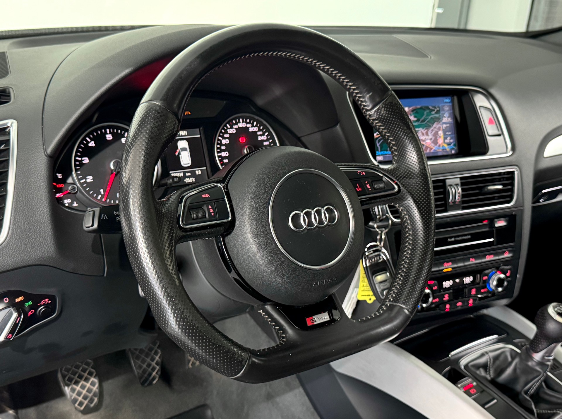 AUDI Q5 2.0 TFSI S-Line quattro-image-9