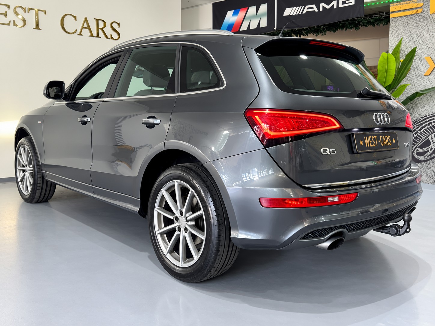 AUDI Q5 2.0 TFSI S-Line quattro-image-4