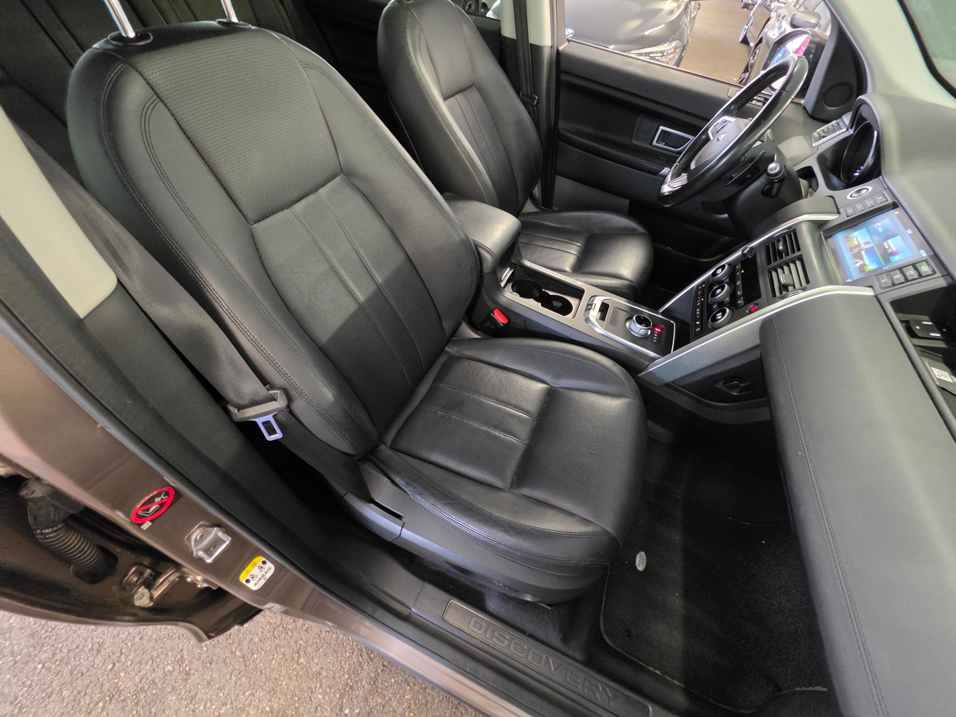 AUDI Q3 2.0 TDI quattro S-tronic-image-6