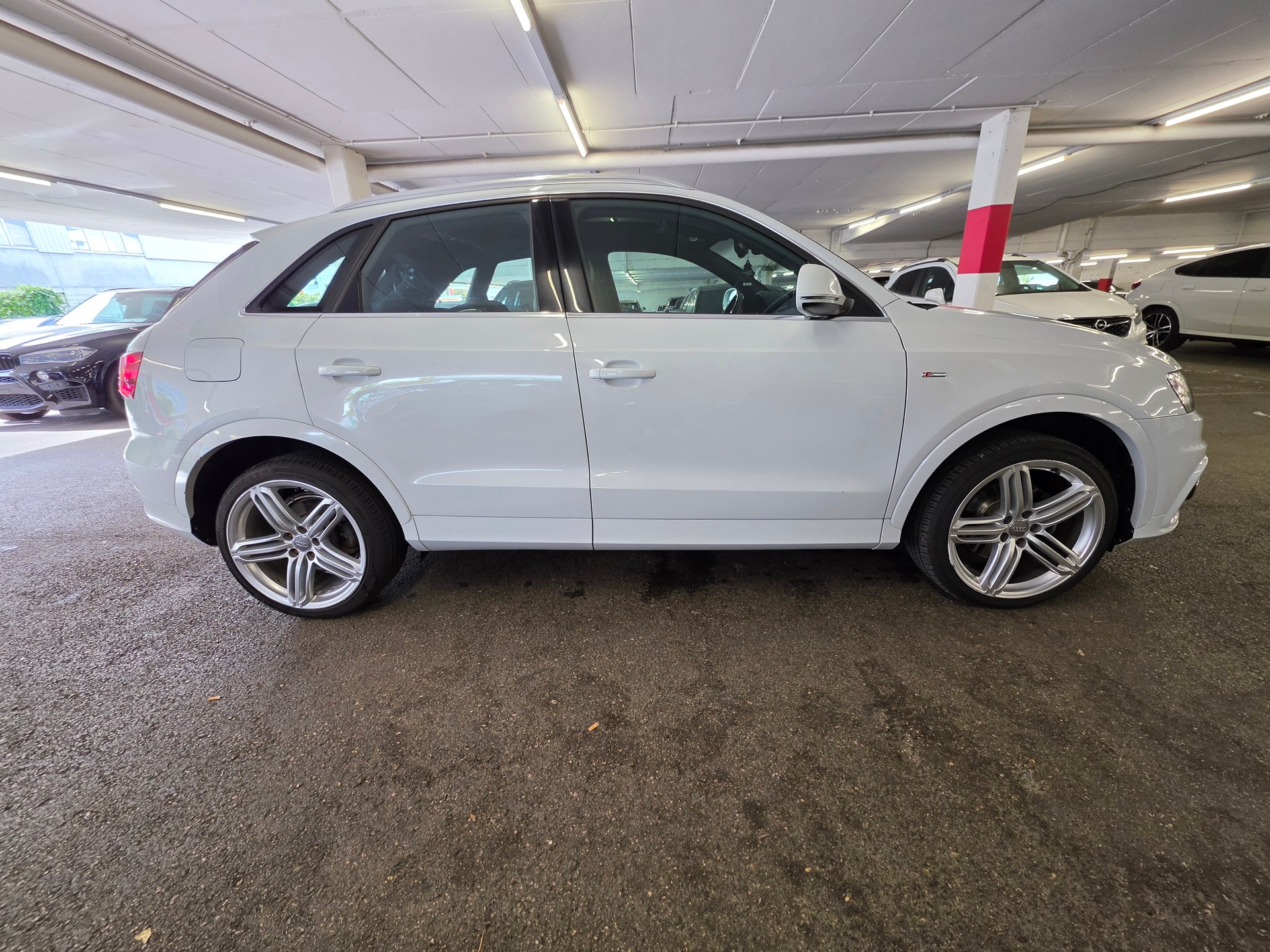 AUDI Q3 2.0 TDI quattro S-tronic-image-3