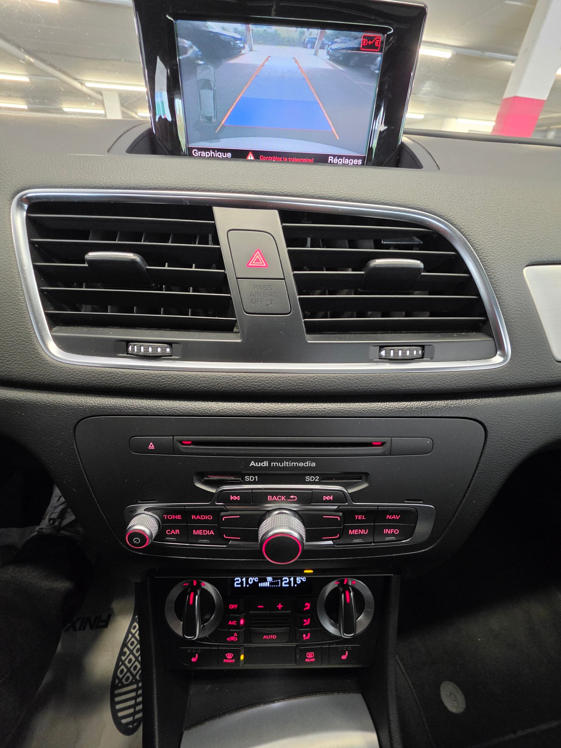 AUDI Q3 2.0 TDI quattro S-tronic-image-13
