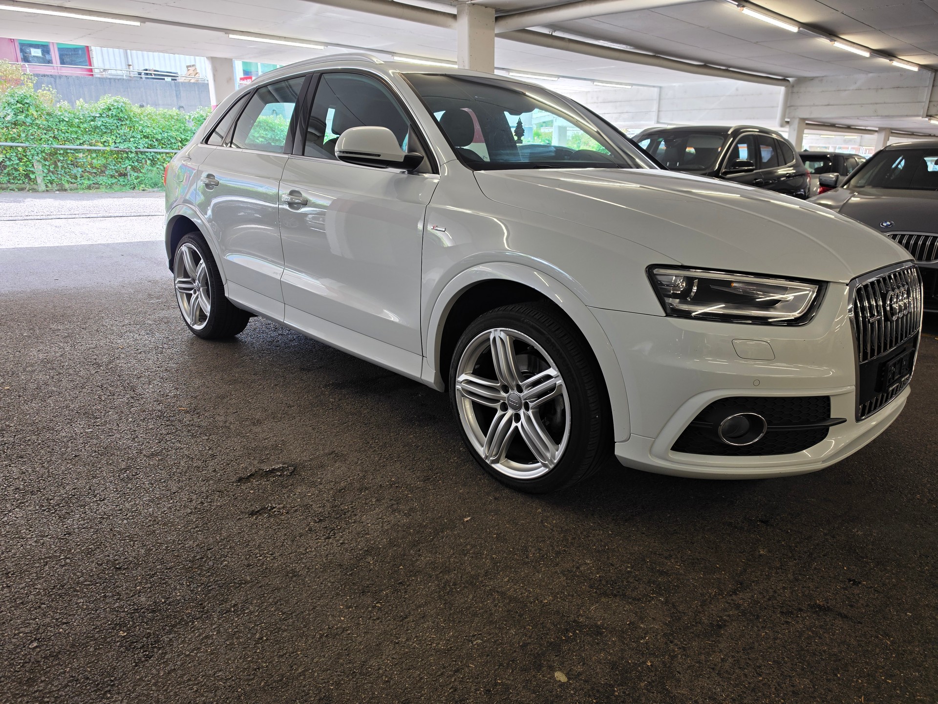 AUDI Q3 2.0 TDI quattro S-tronic-image-4