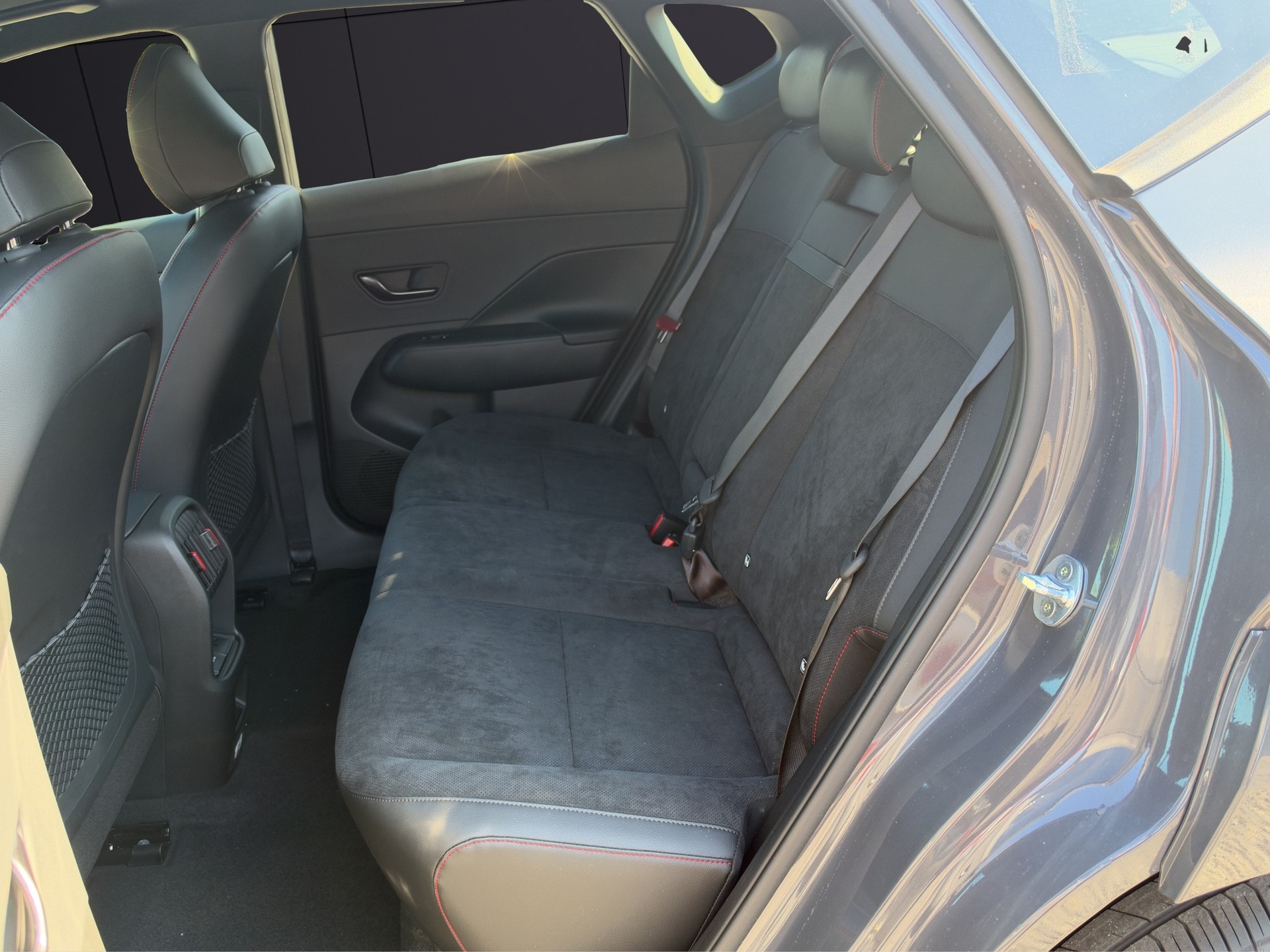 HYUNDAI Kona EV 65.4 kWh N Line-image-15