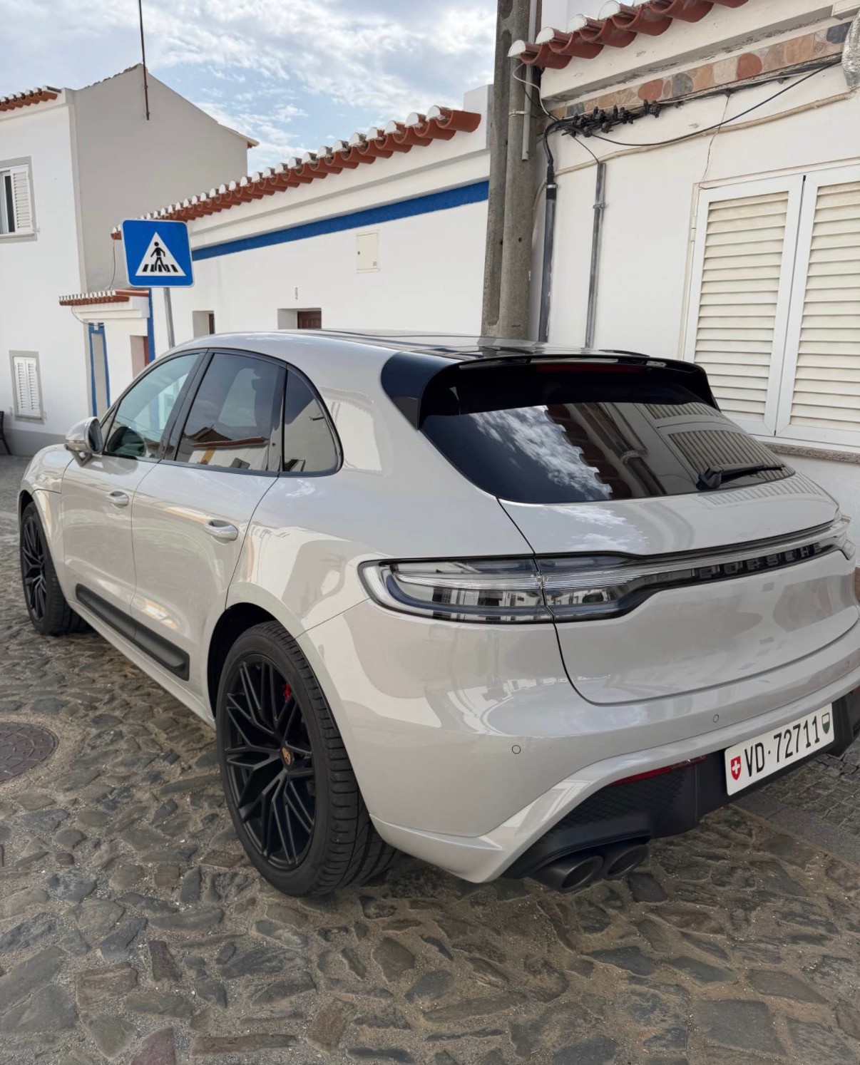 PORSCHE 2.9 V6 GTS-image-1