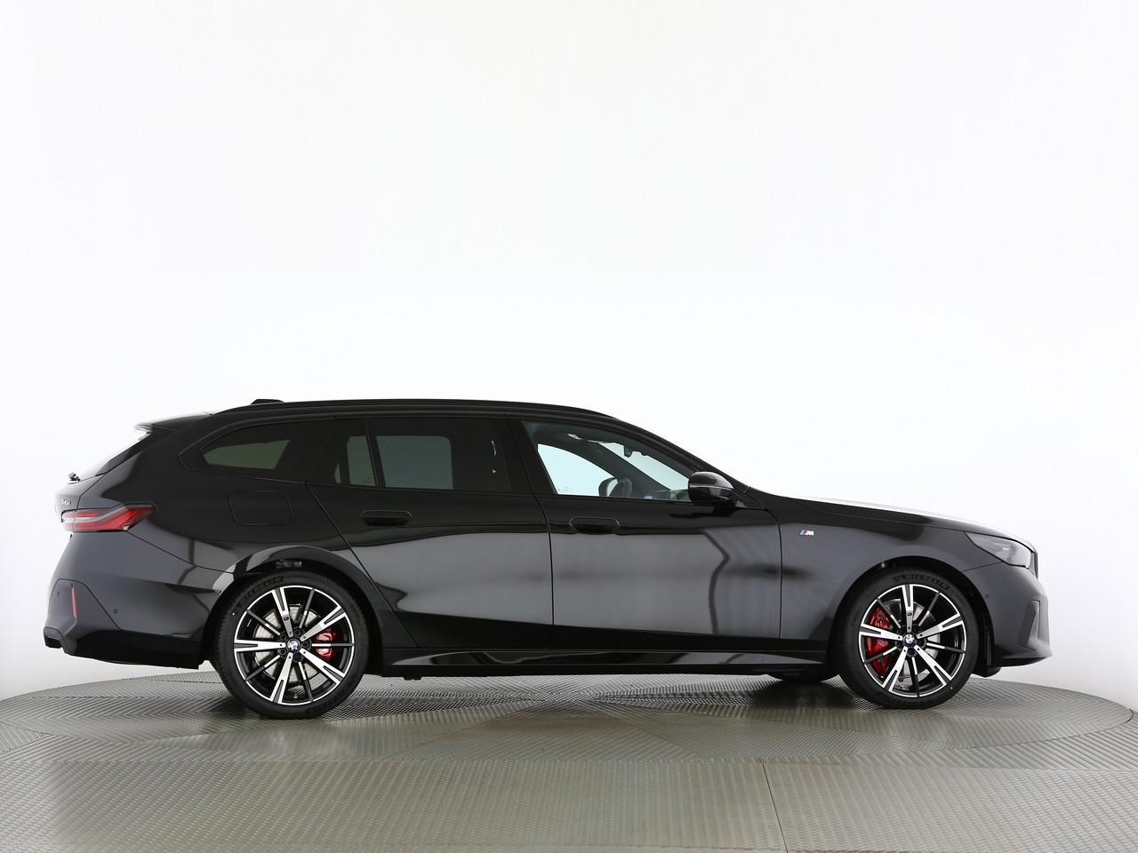 BMW 540d xDrive Touring-image-17