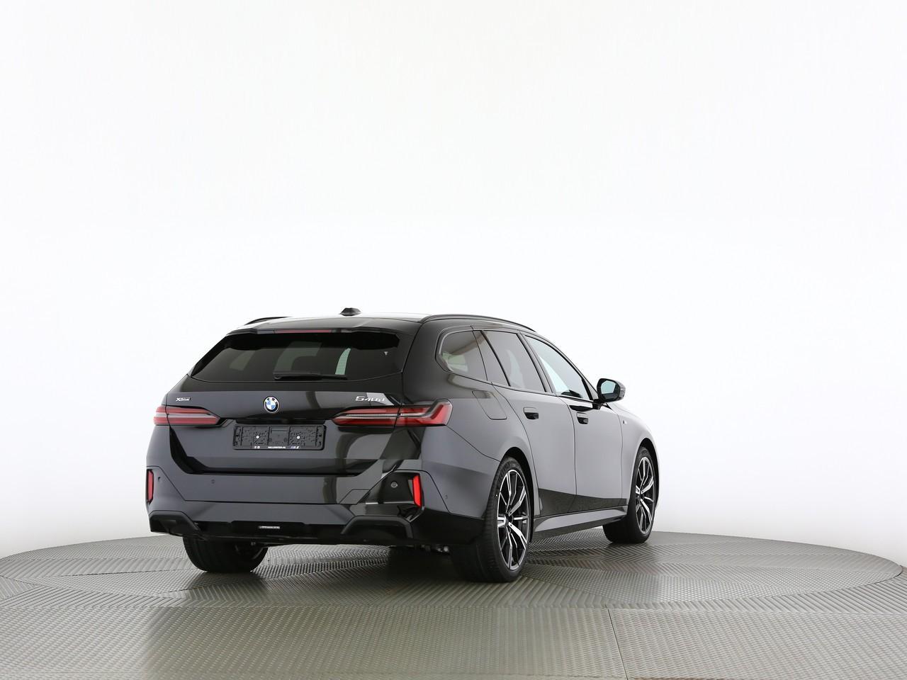BMW 540d xDrive Touring-image-13