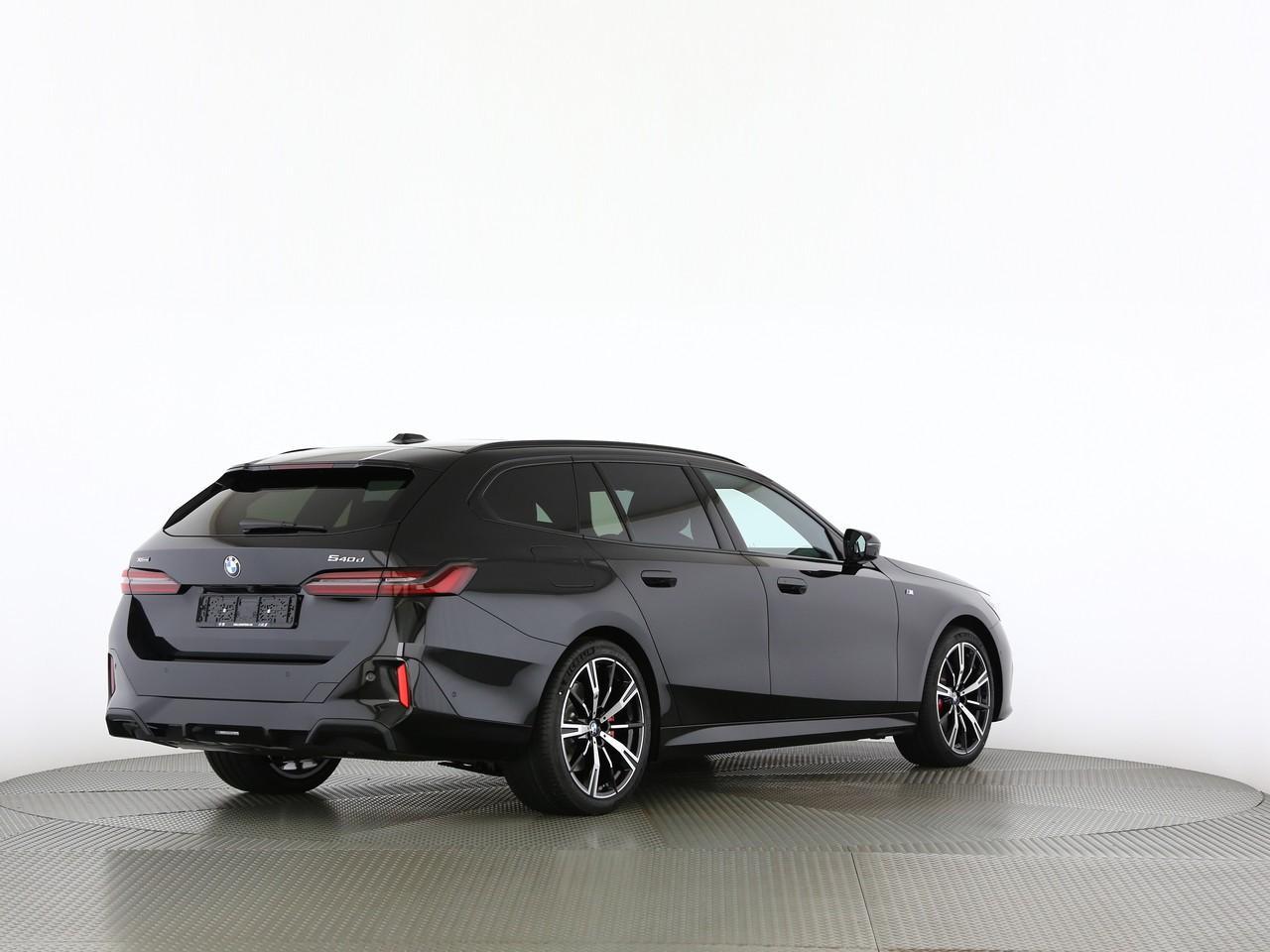 BMW 540d xDrive Touring-image-14