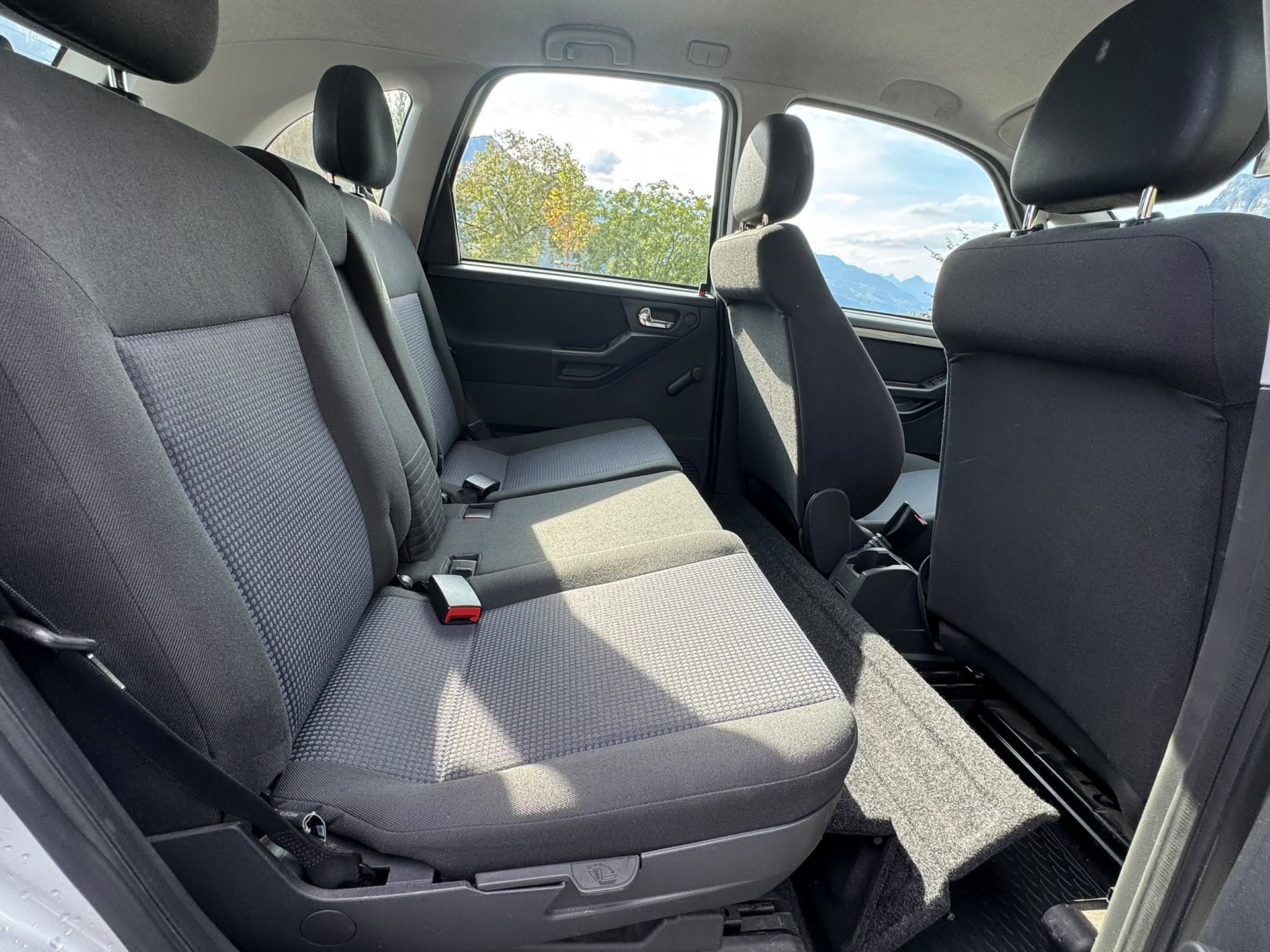 OPEL Meriva 1.6i-16 TP (Essentia)-image-9