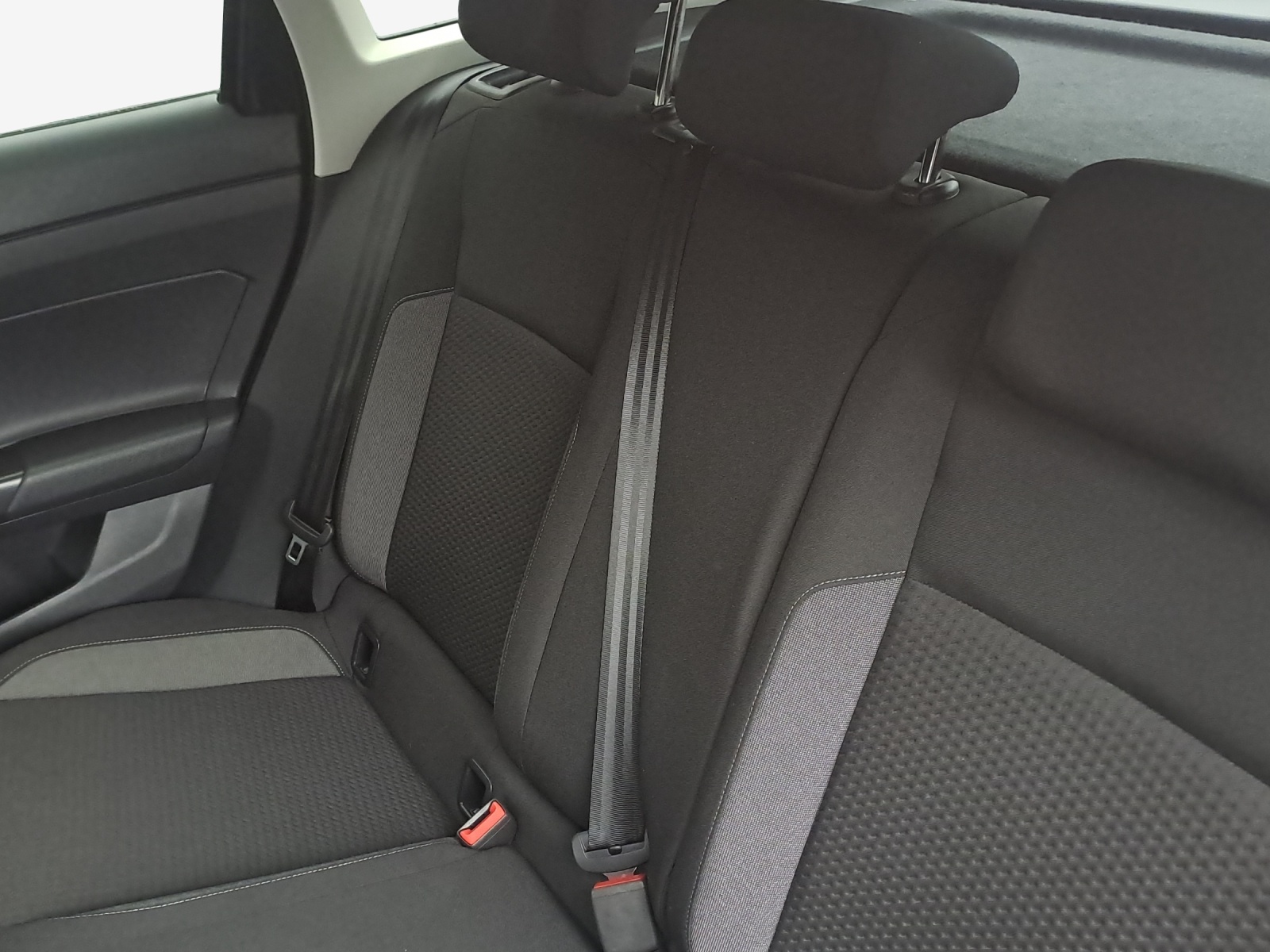 VW Taigo 1.0 TSI Life DSG-image-11