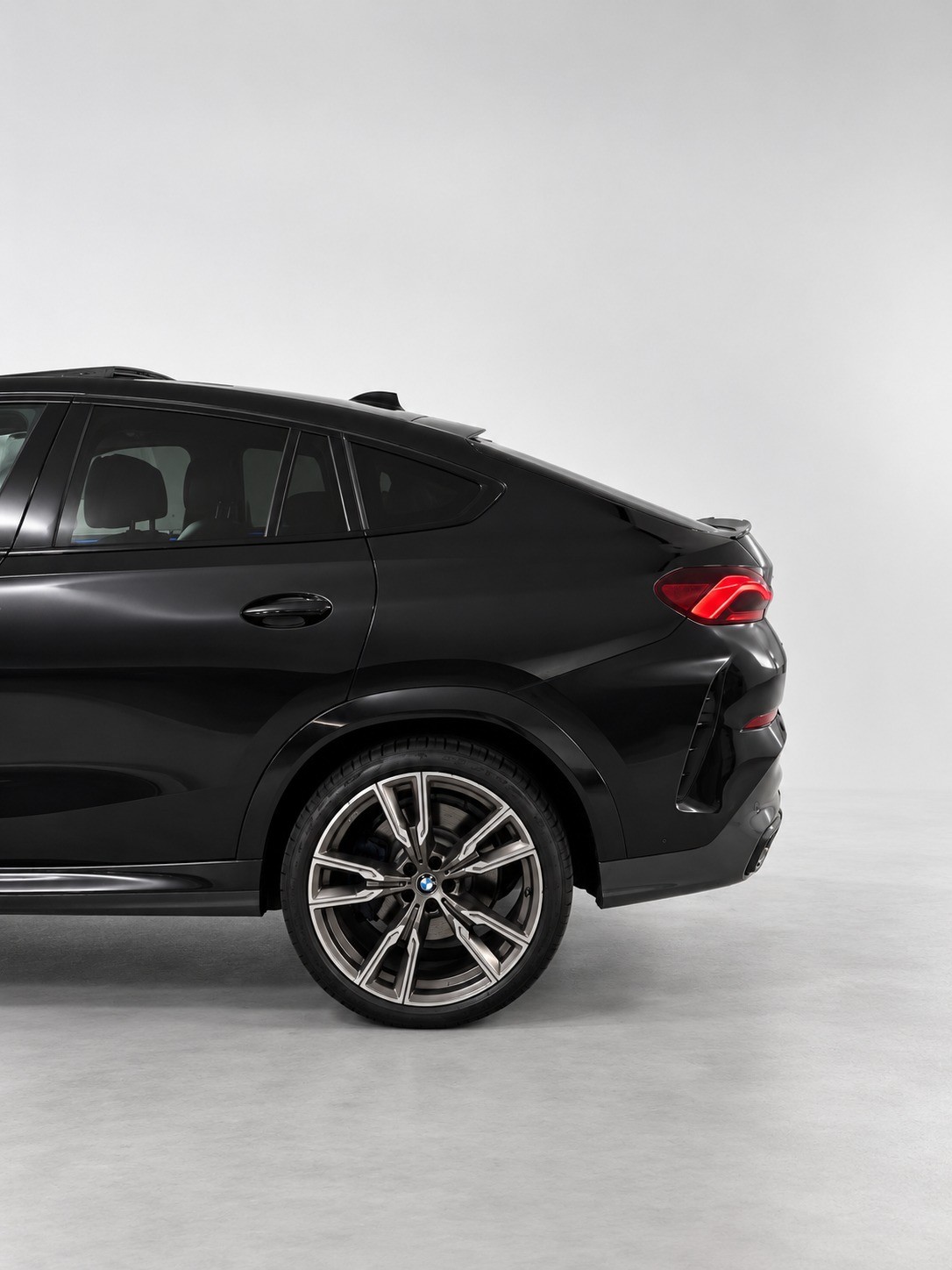 BMW X6 M50d-image-10