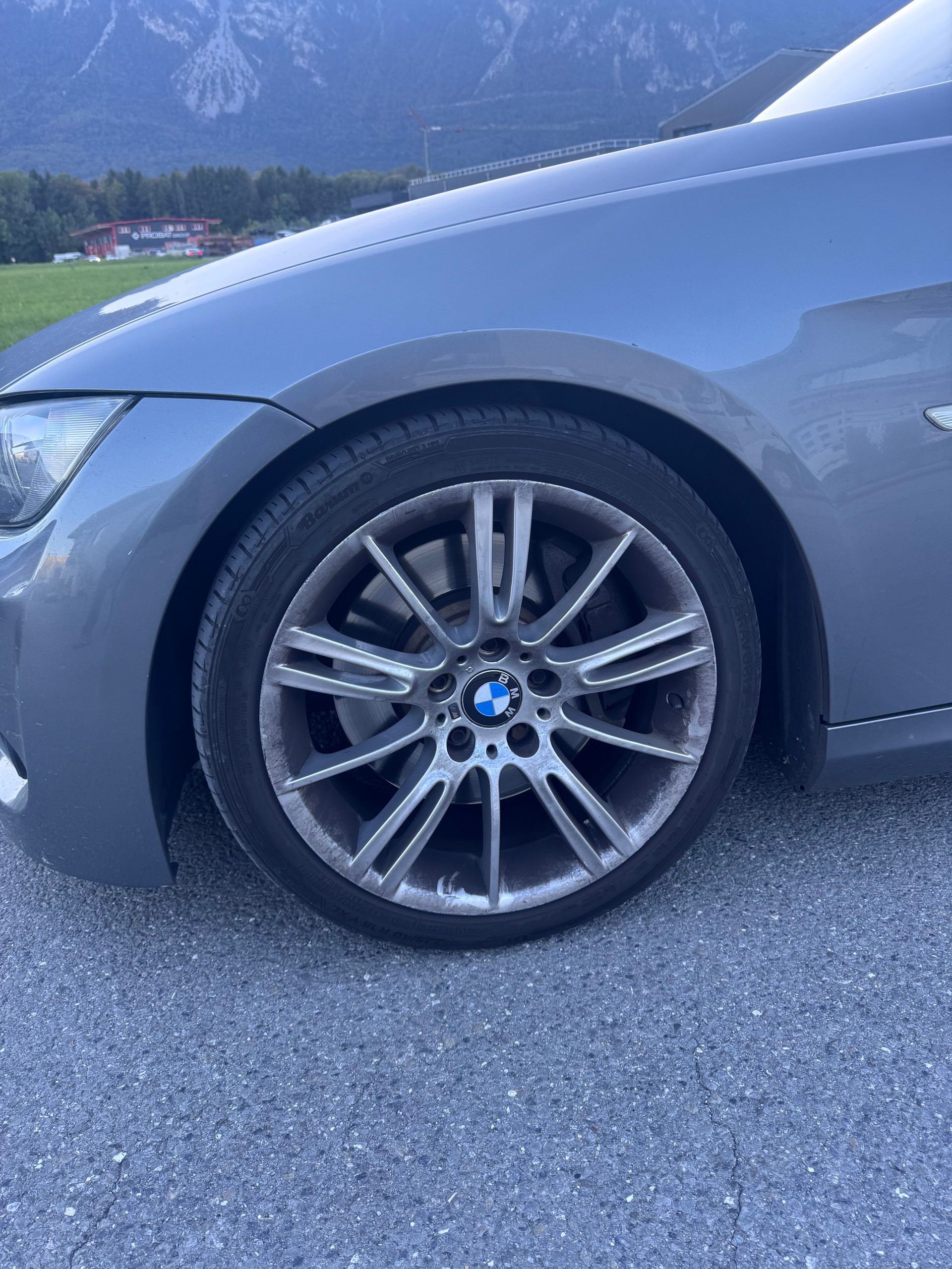 BMW 330d xDrive-image-2