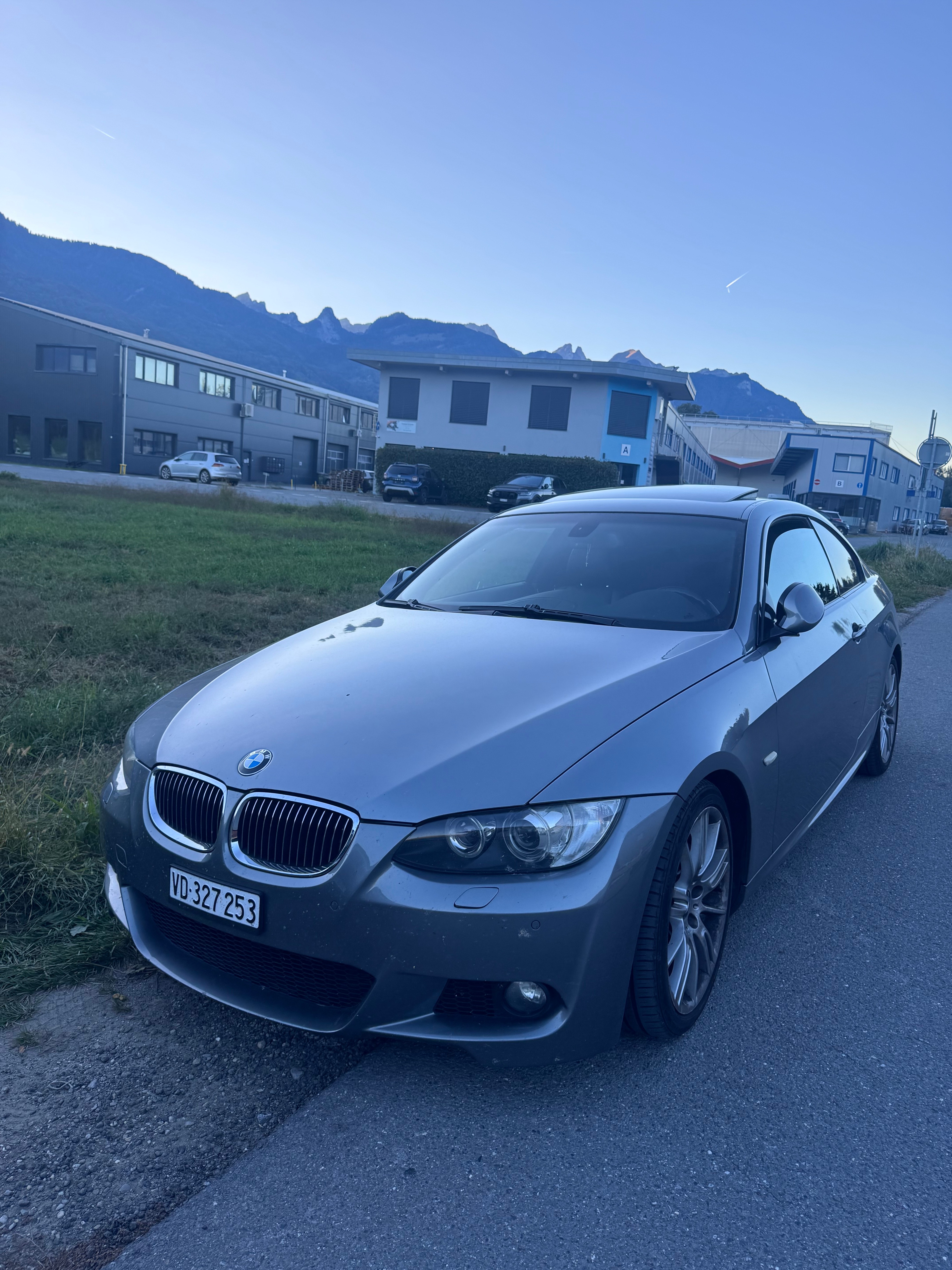 Car photo