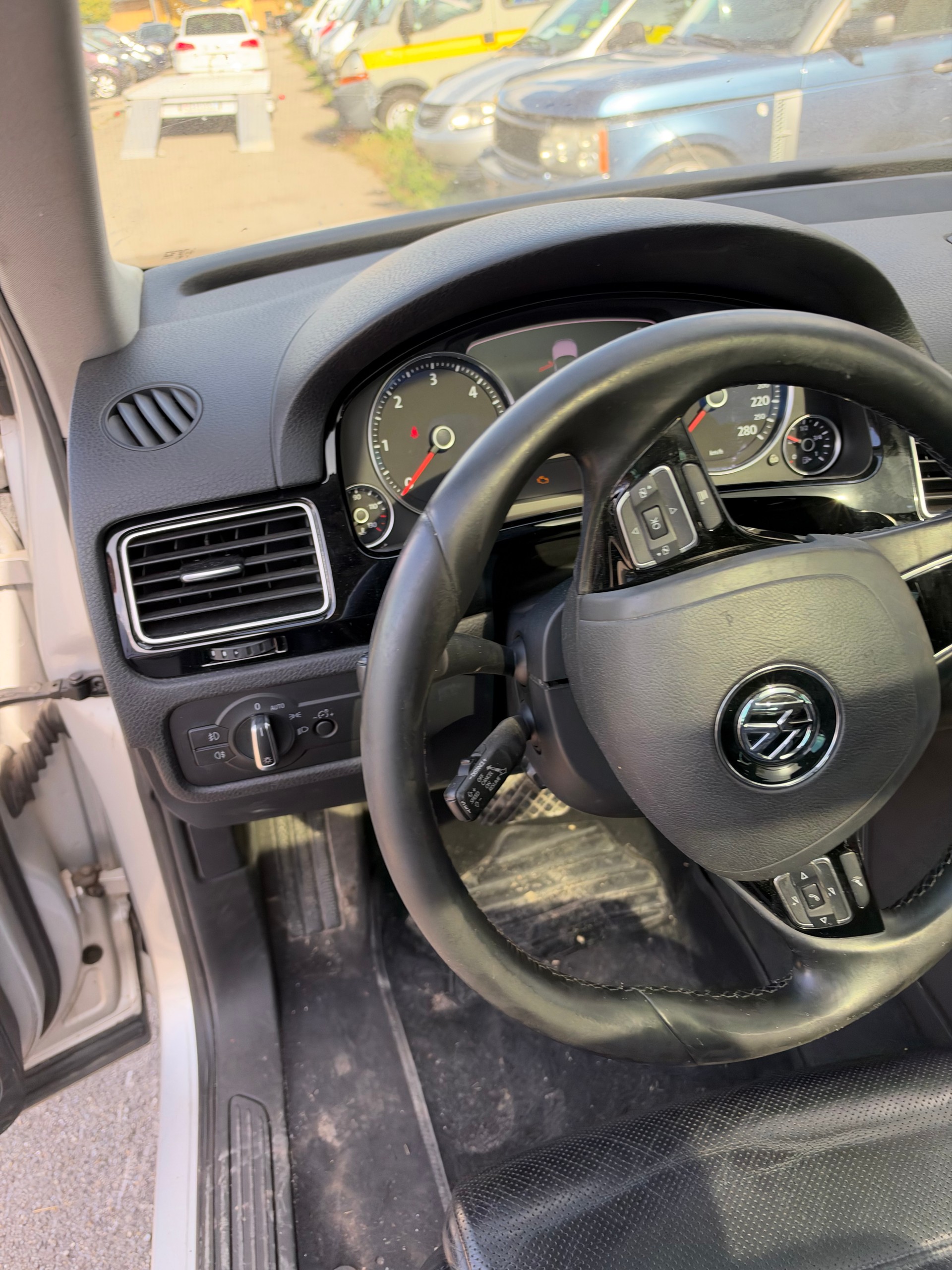 VW Touareg 3.0 TDI BlueMotion Technology Tiptronic-image-10
