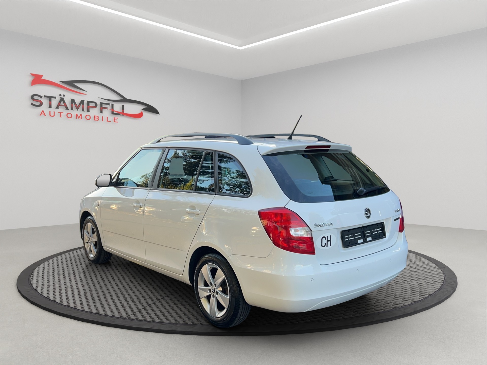 SKODA Fabia 1.2 TDI Greenline-image-2