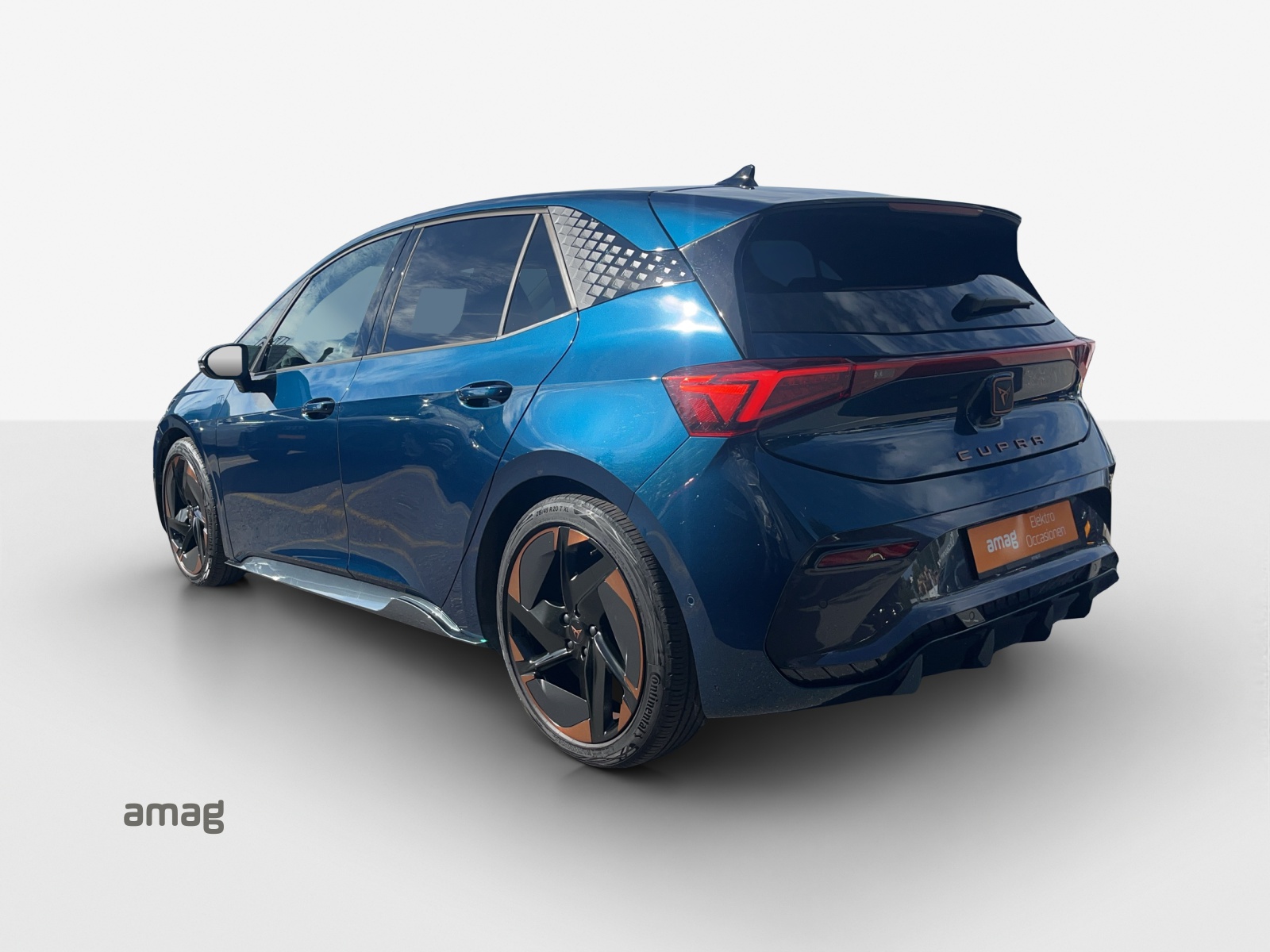 CUPRA Born 58 kWh-showroom-element-2