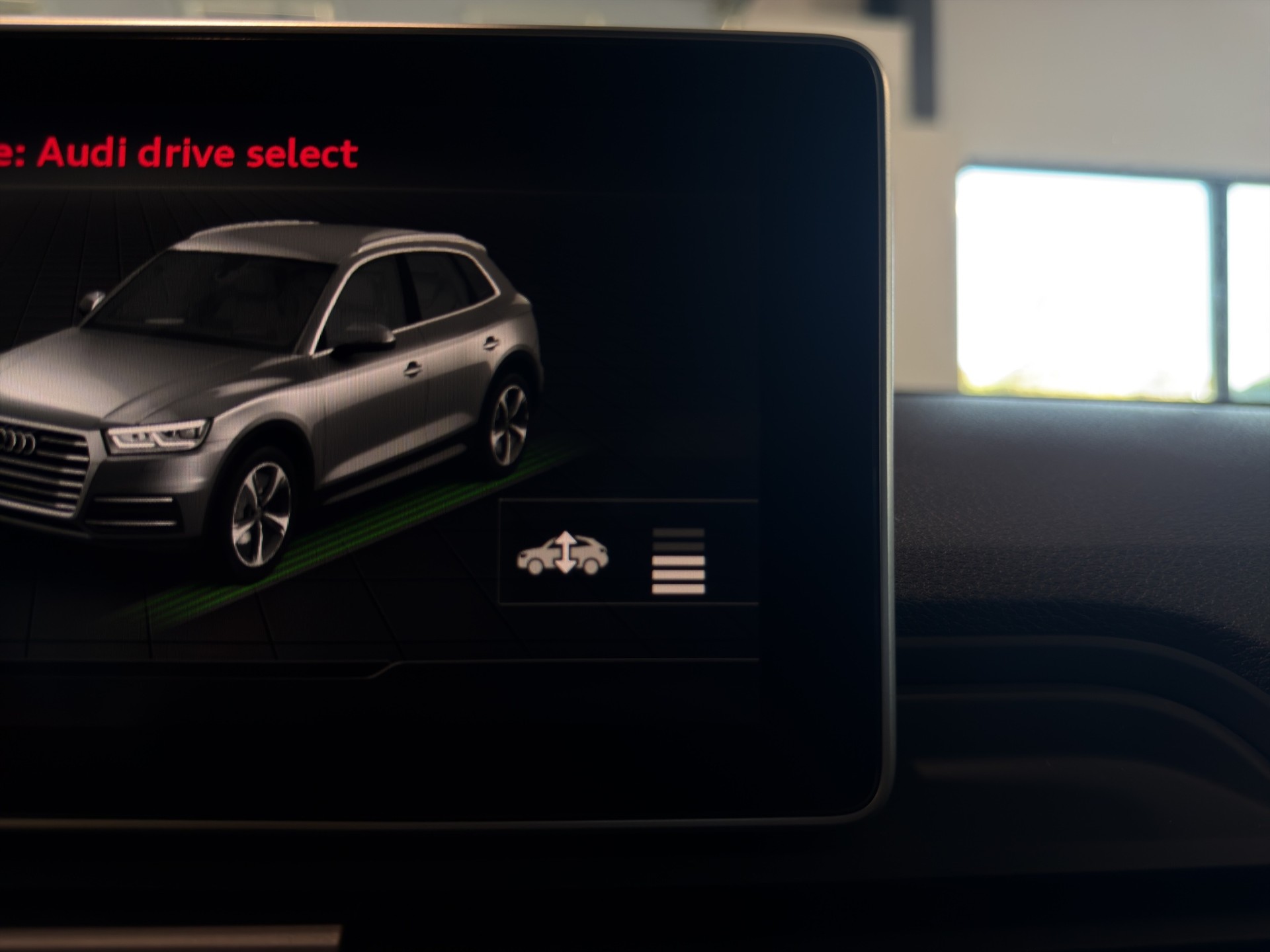 AUDI Q5 2.0 TDI Sline quattro S-tronic-image-26