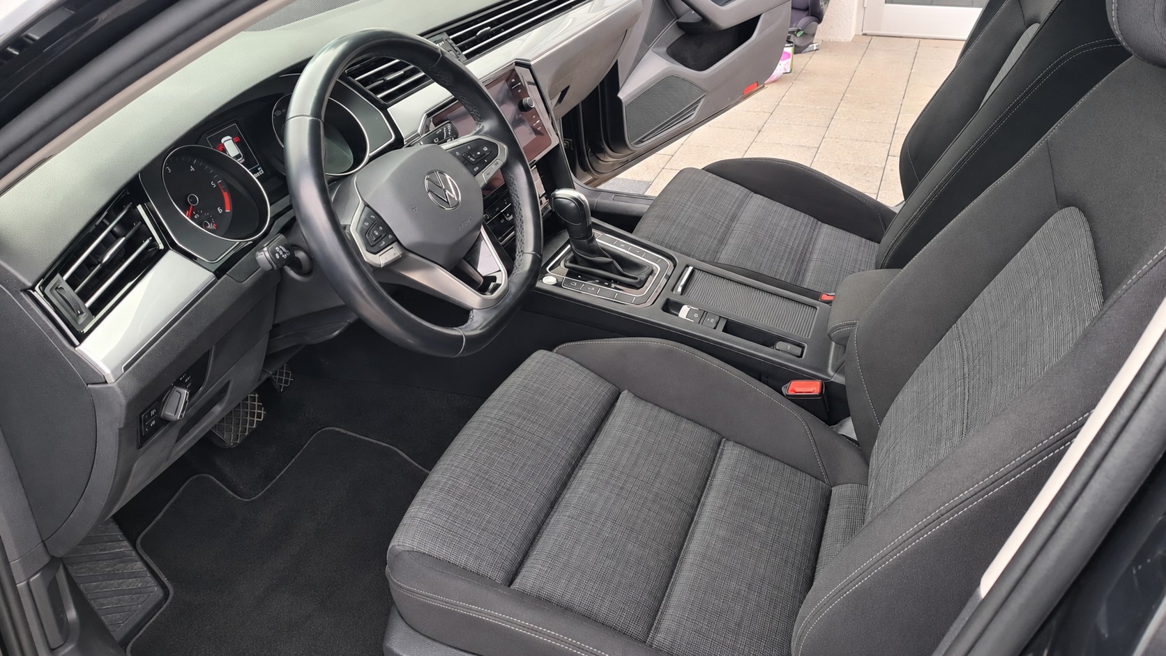 VW 2.0 TDI 150 Business DSG-image-5