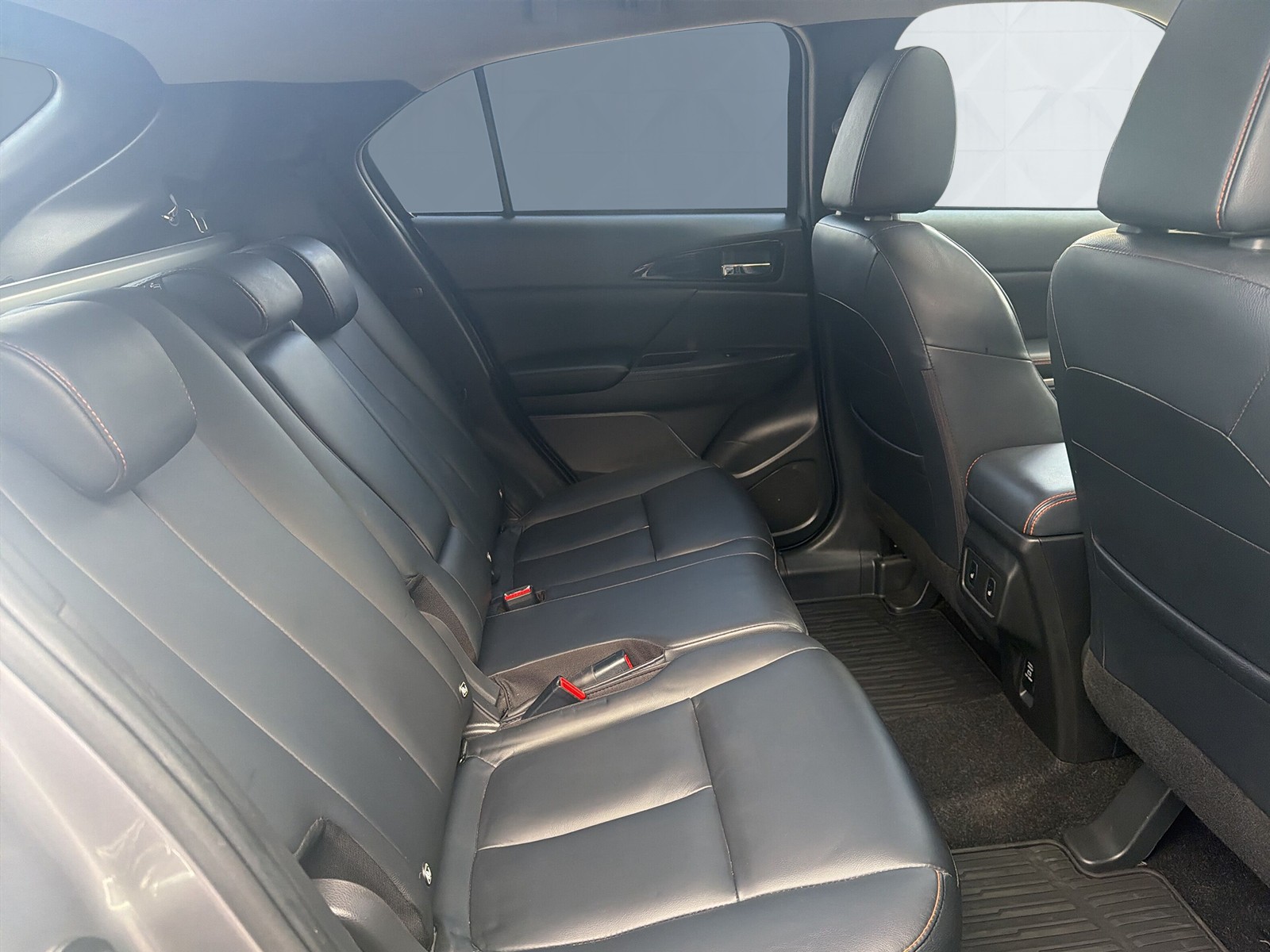 MITSUBISHI Eclipse Cross 1.5 T-Mivec Diamond Black Line 4WD CVT-image-10
