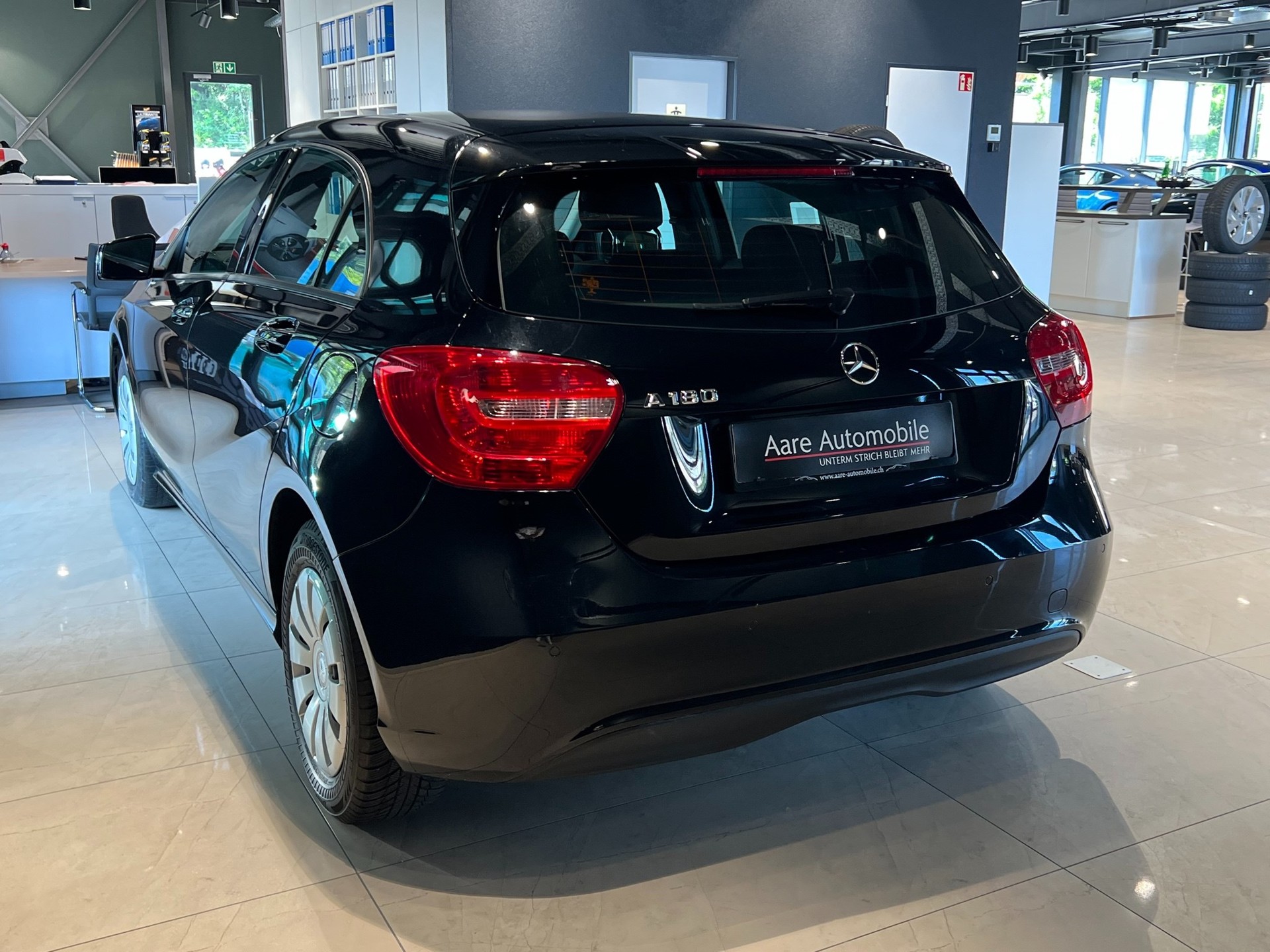 MERCEDES-BENZ A 180 7G-DCT-image-4