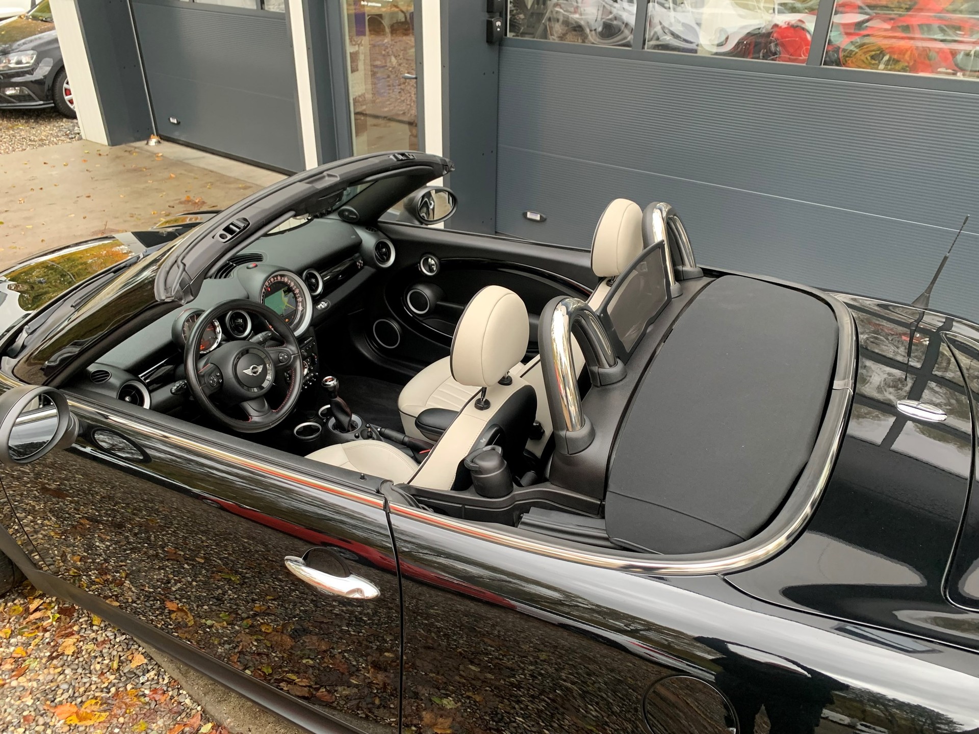 MINI Cooper John Cooper Works Roadster-image-13