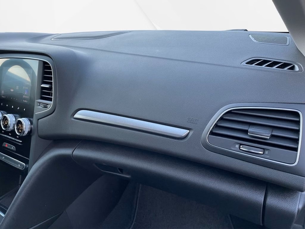 RENAULT Mégane 1.3 16V Turbo Zen EDC-image-8