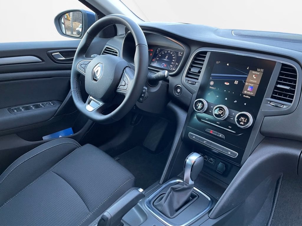 RENAULT Mégane 1.3 16V Turbo Zen EDC-image-5