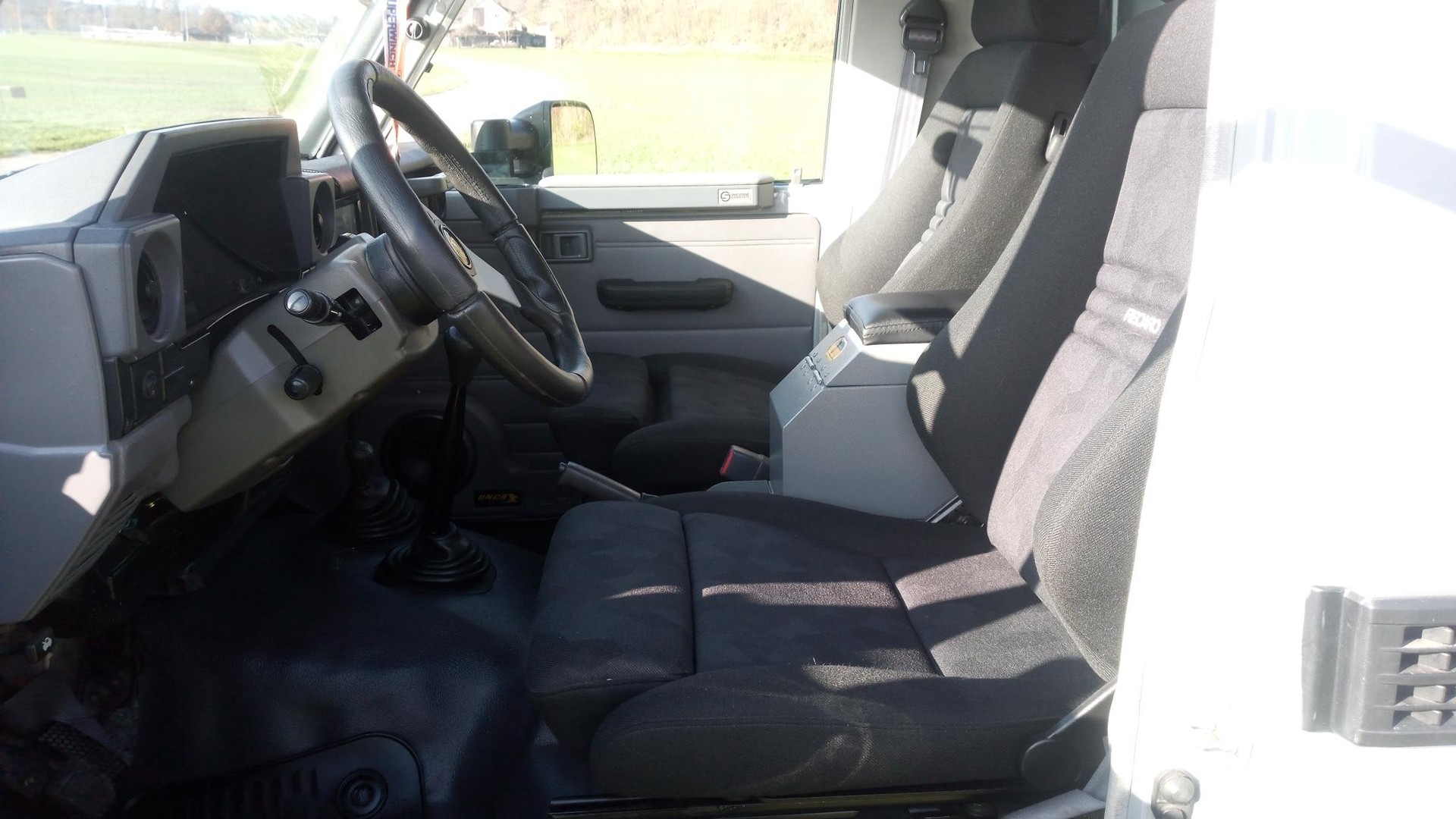 TOYOTA HZJ79-image-11