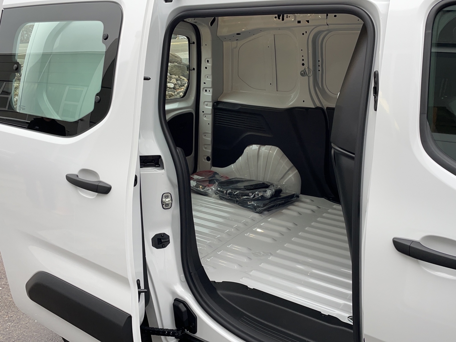 FIAT Doblo Elektro Kaw. L1 50 kWh SX Plus-image-5