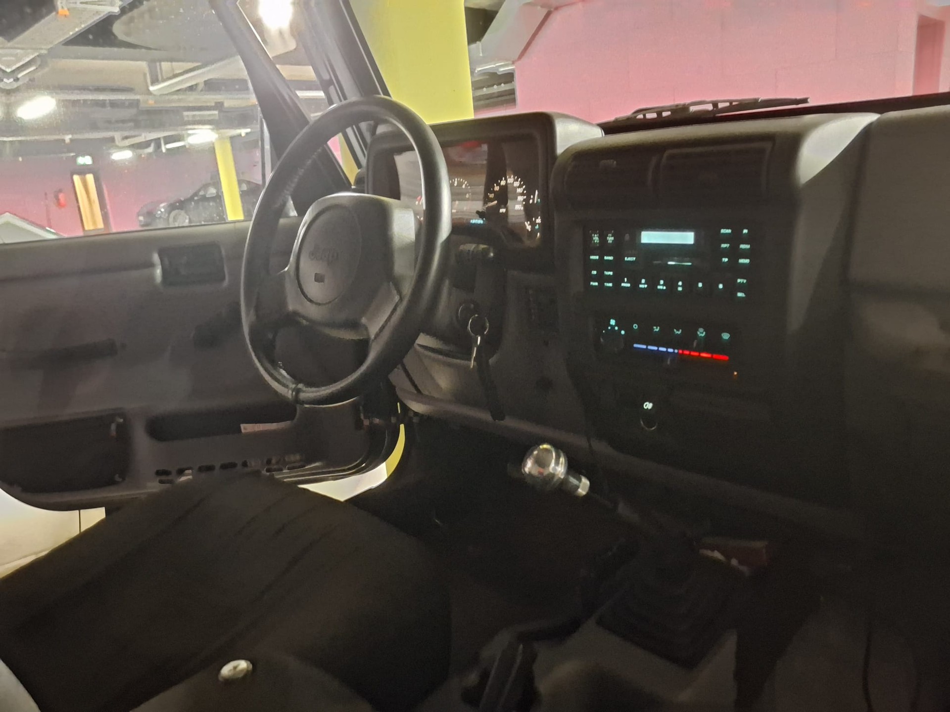 JEEP Wrangler 4.0 Sport Hardtop-image-4
