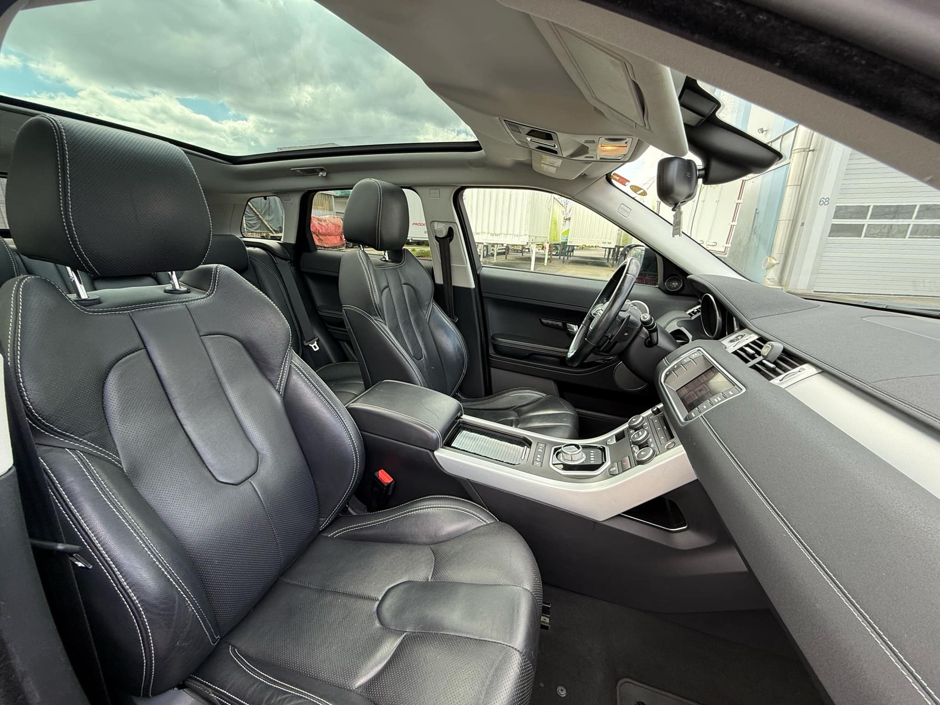 LAND ROVER Range Rover Evoque 2.2 TD4 Dynamic AT6-image-9