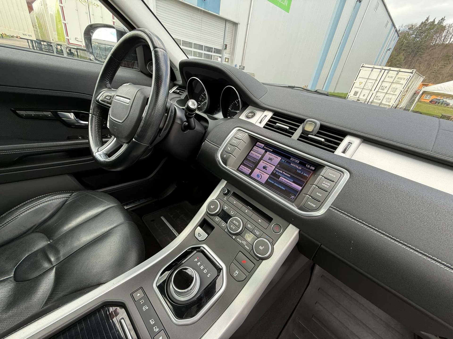 LAND ROVER Range Rover Evoque 2.2 TD4 Dynamic AT6-image-10