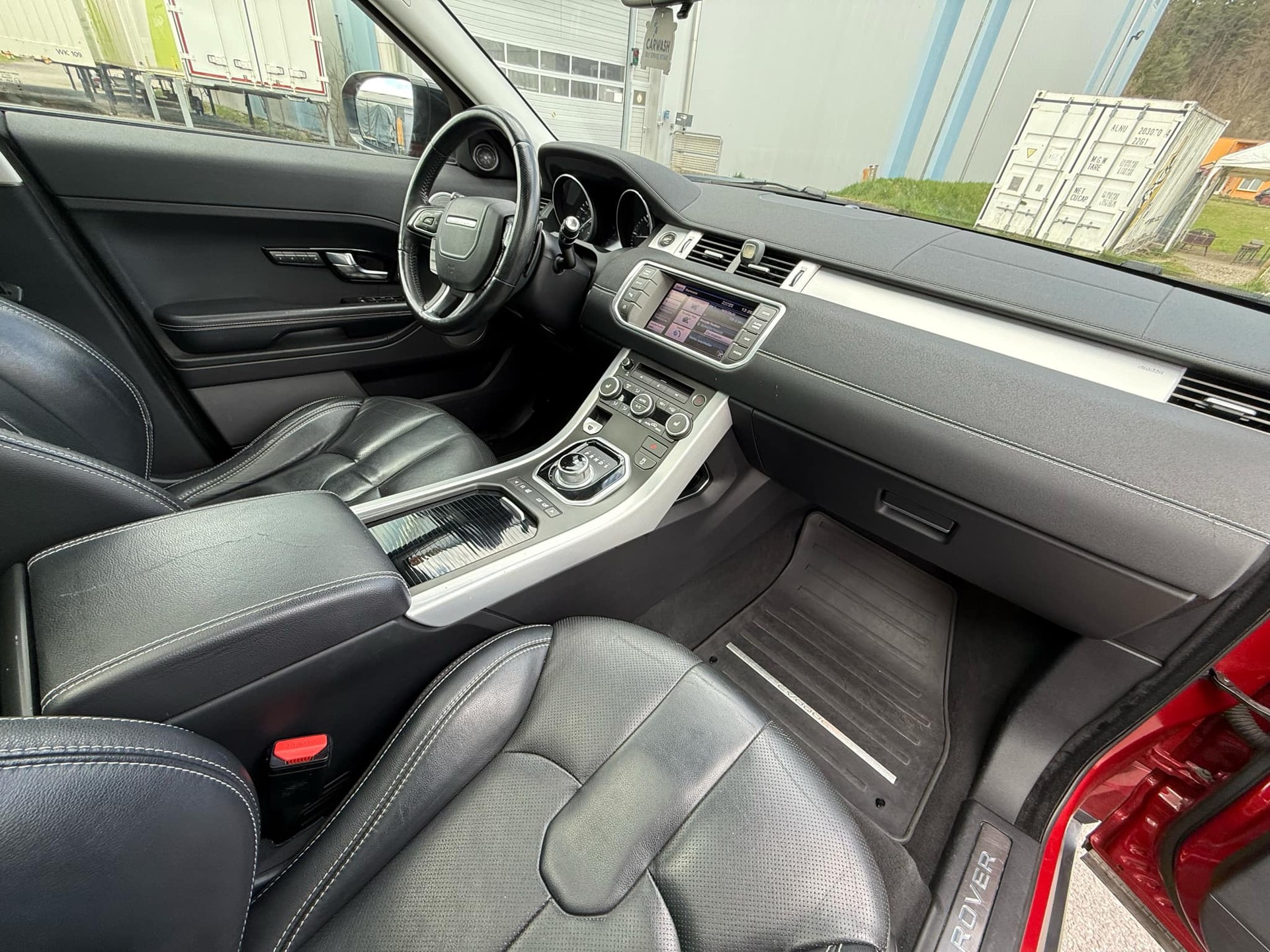 LAND ROVER Range Rover Evoque 2.2 TD4 Dynamic AT6-image-2